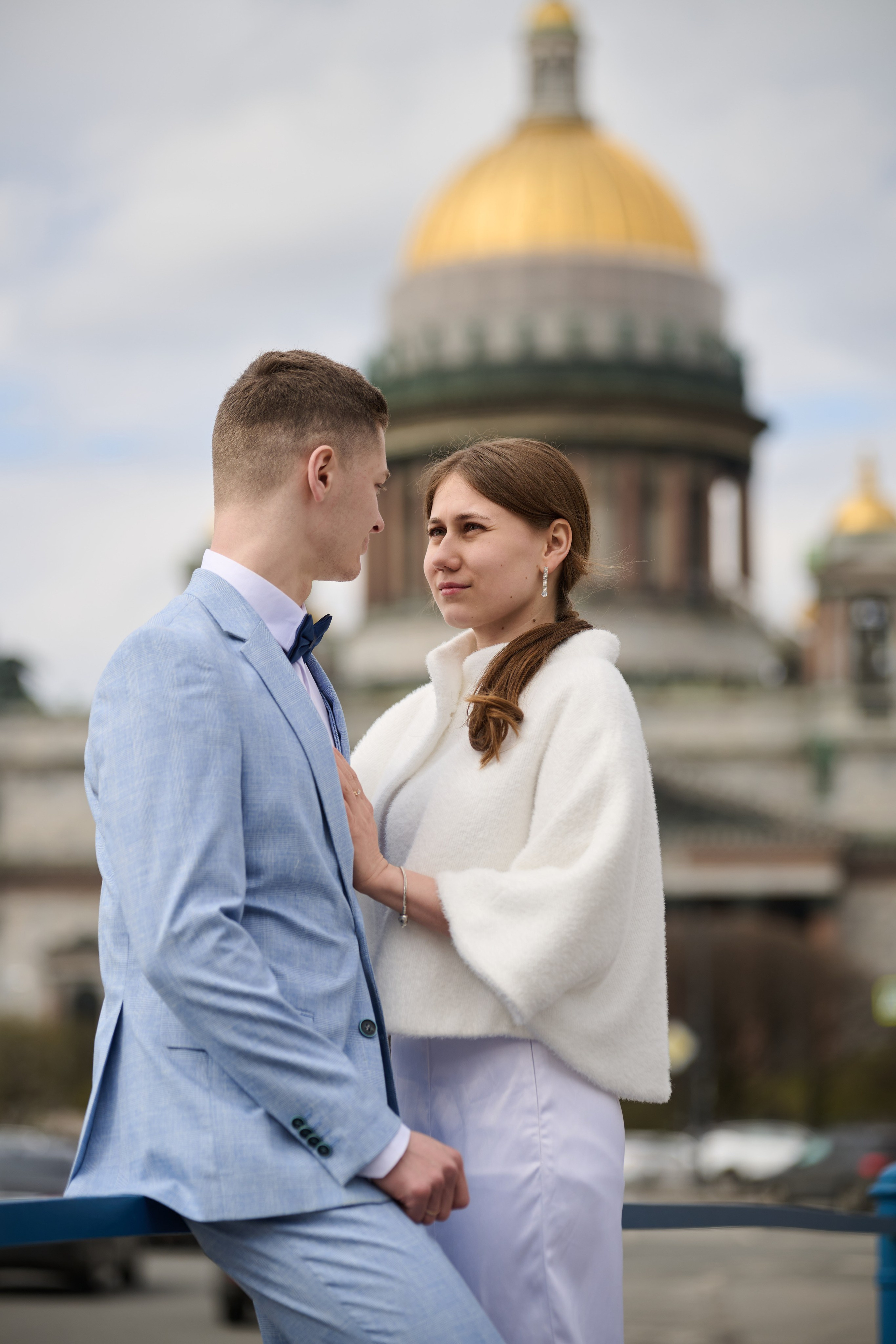 Прогулка у Исаакиевского собора. Фотосессия в Санкт-Петербурге | Услуги профессионального фотографа