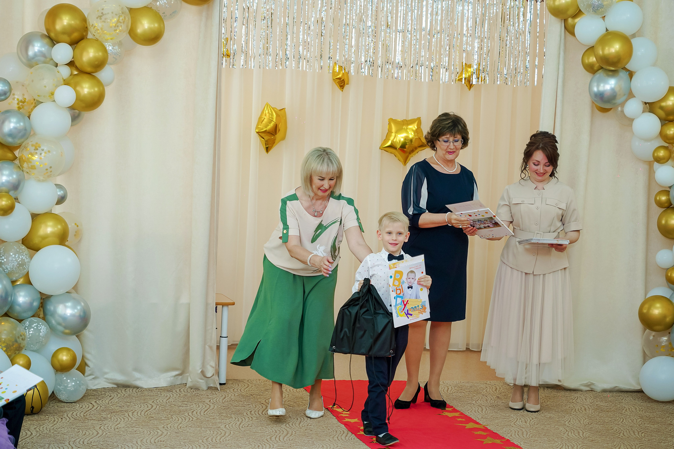 Фотосъемка видеосъёмка фотограф видеооператор новогодних утренников  в. Фотограф, видеооператор Нина Коршунова