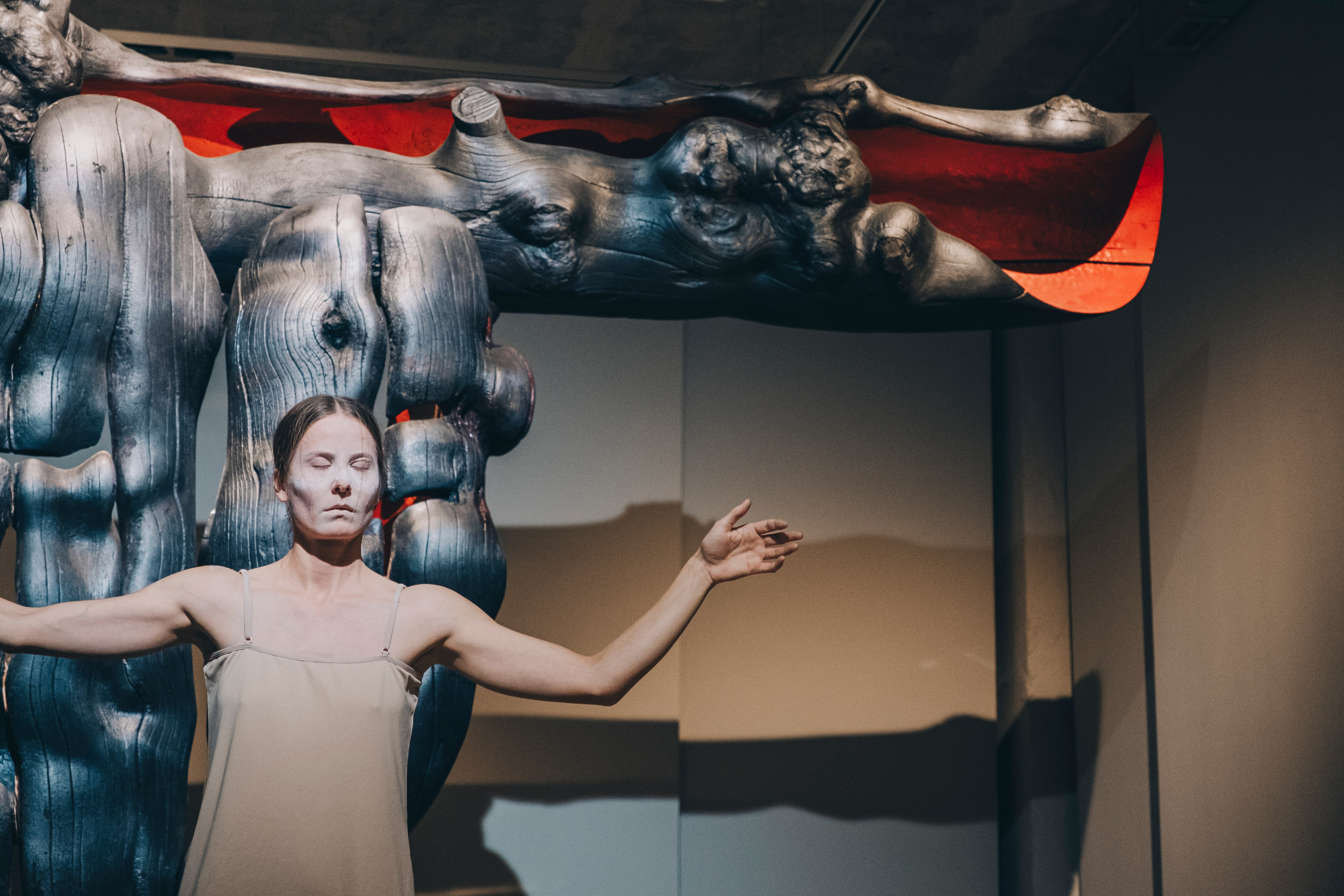 Перформанс в галерее. Фотограф в Иркутске Анна Мирошникова