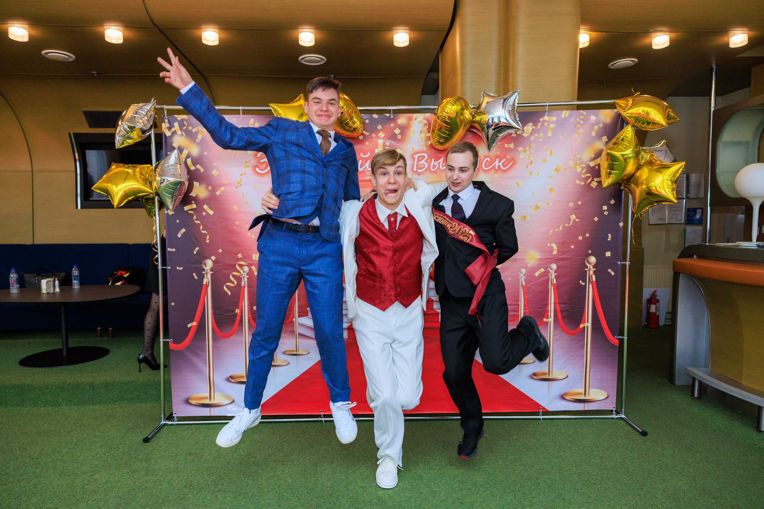 Выпускной лицея 244. Фотограф Александр Заломаев