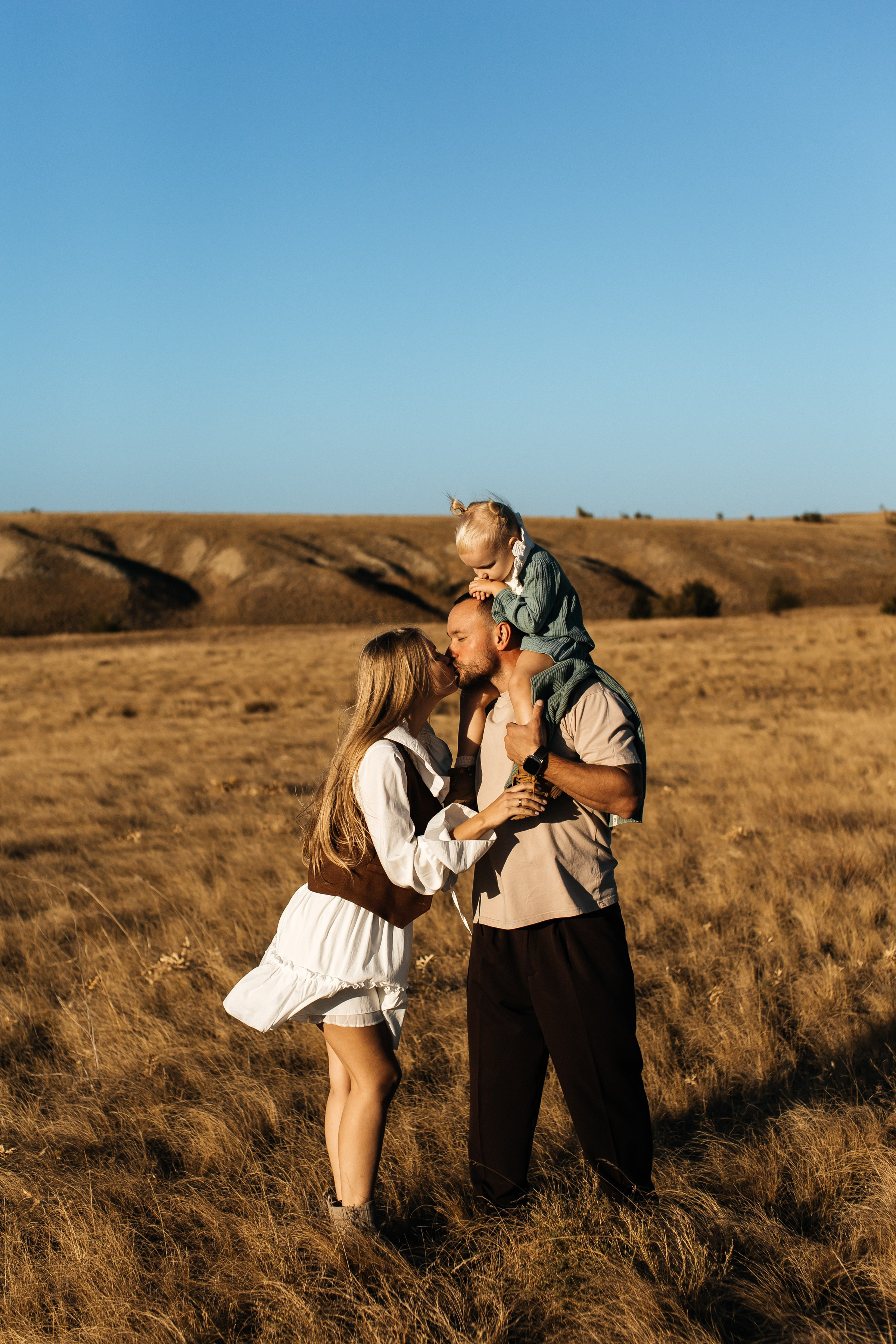 Артем Настя и Николь. Семейный фотограф в Волгодонске Краченцева Анна
