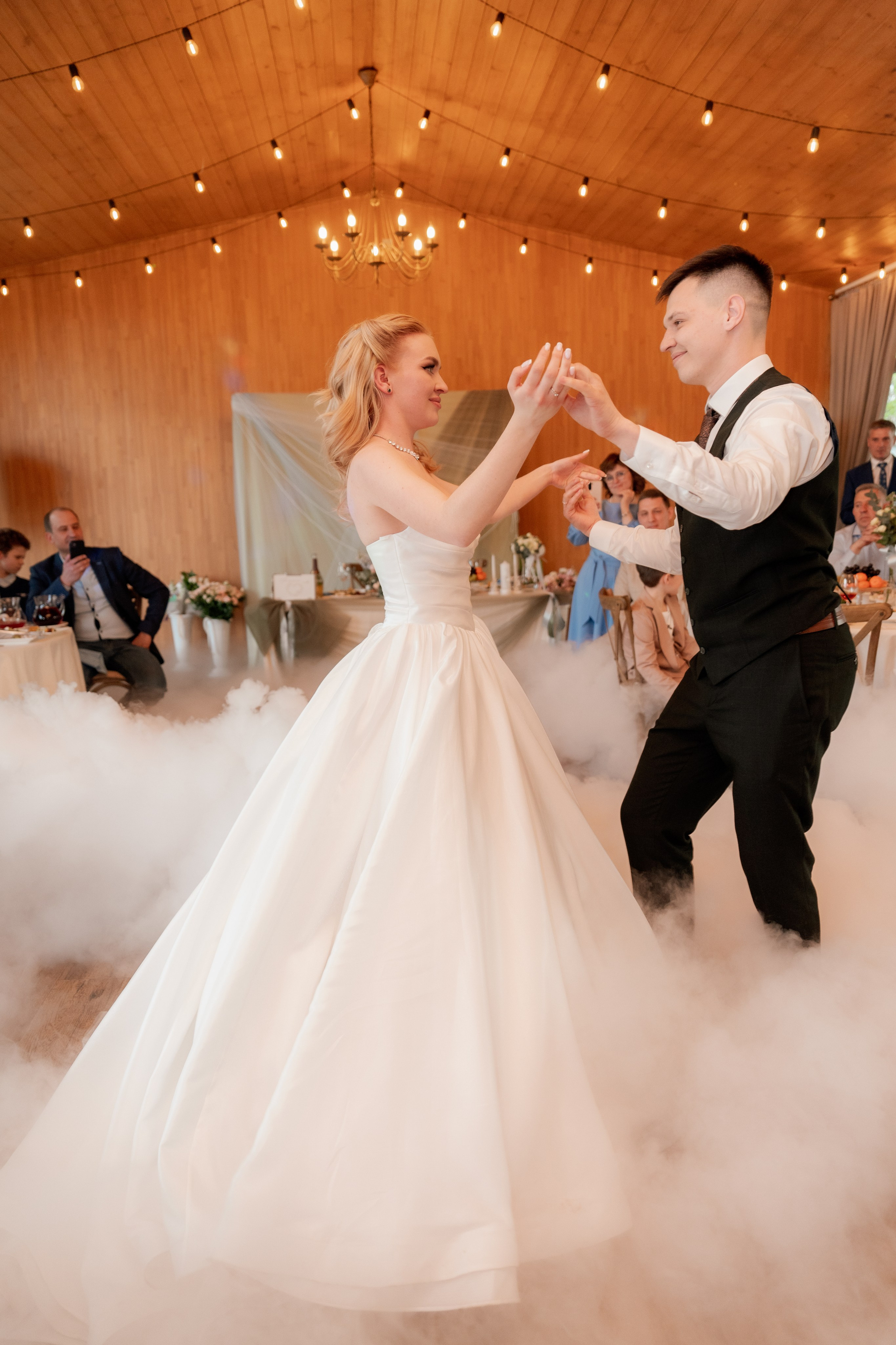 Алиса и Влад. Полный свадебный день (утро, усадьба, прогулка, выездная регистрация, банкет). Дата съемки 26.04.2025. Свадебный фотограф Москва