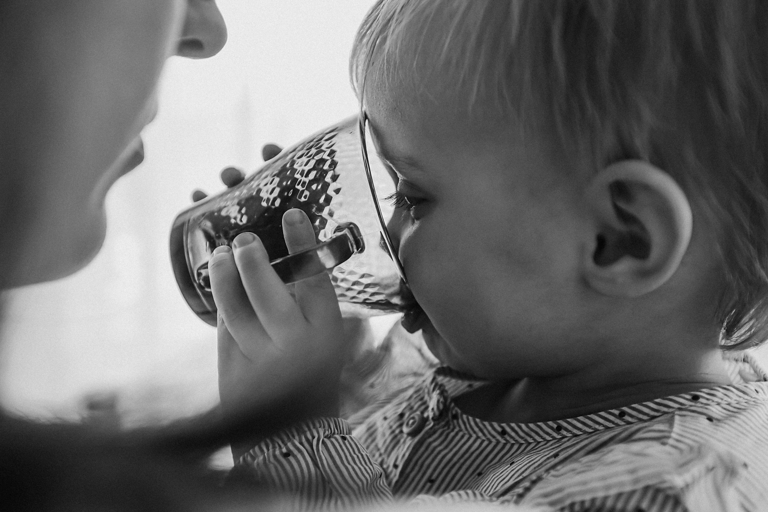 Семейная в домике (репортаж). Семейный фотограф Тюмень, фотограф на роды Салмина Мария
