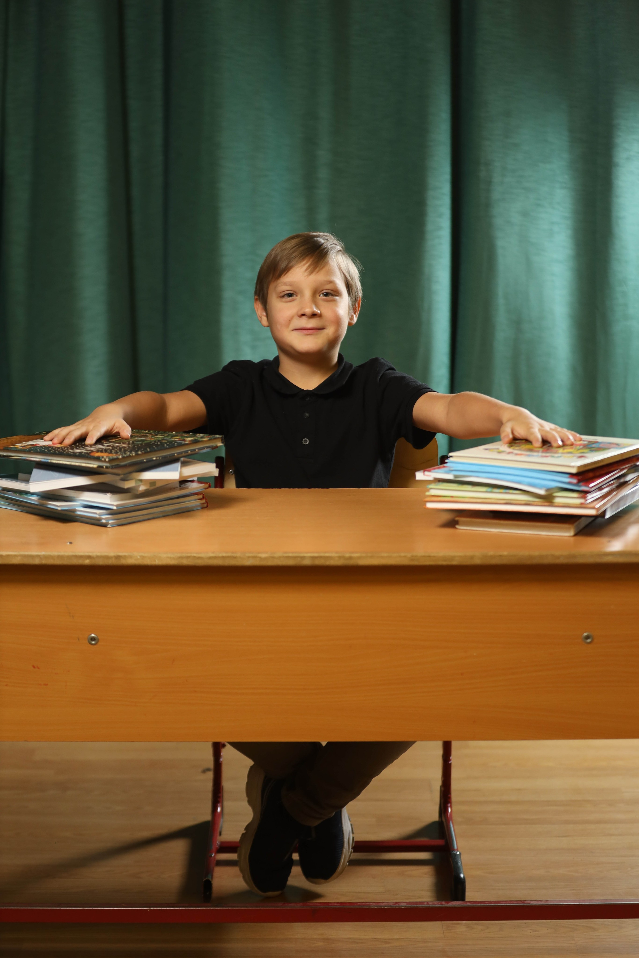 Школьный альбом 4-й класс. Фотограф Антон Чупринин