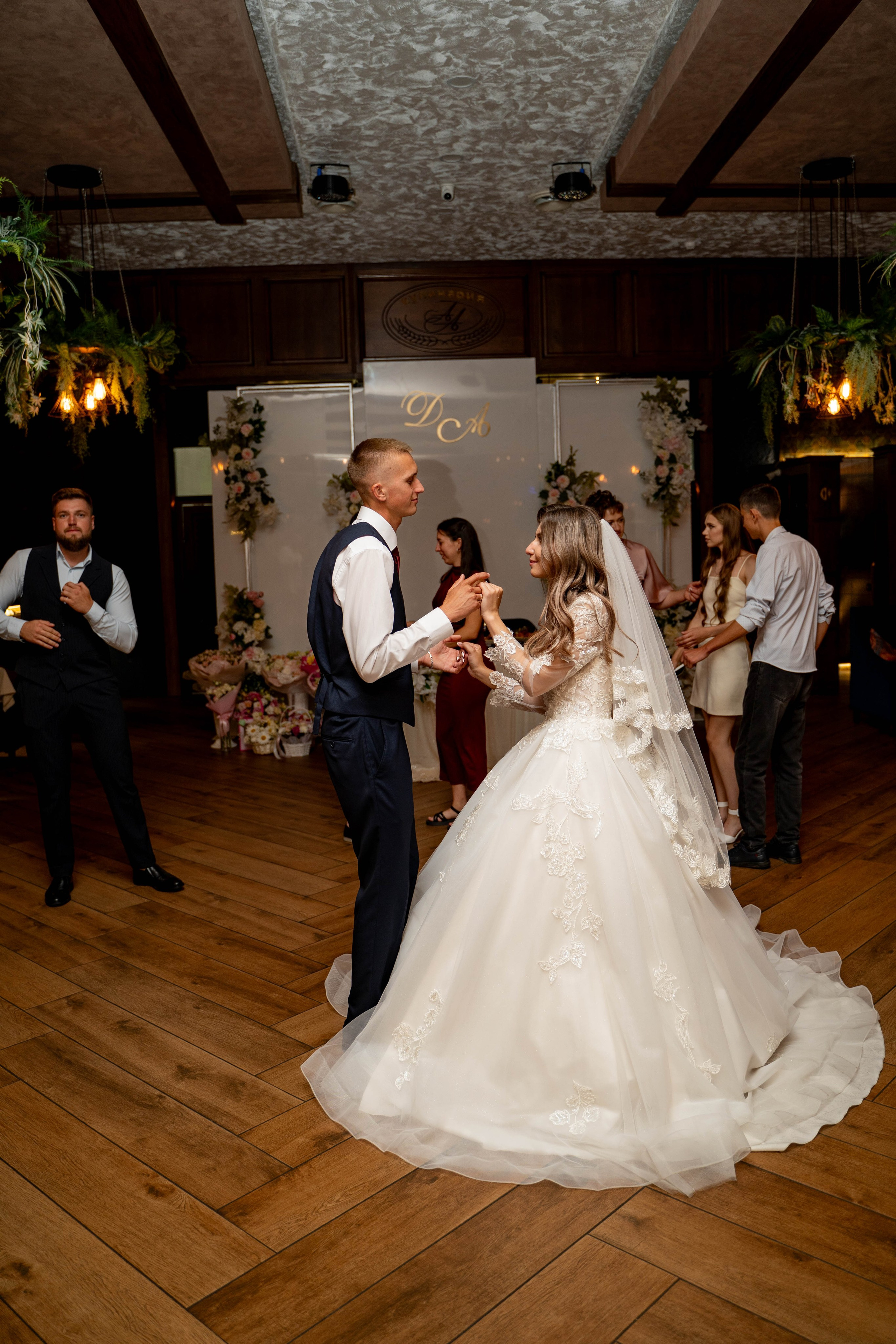 Данил и Анастасия. Видеосьемка, фотосьемка свадеб, юбилеев, утренников в Краснодарском кр