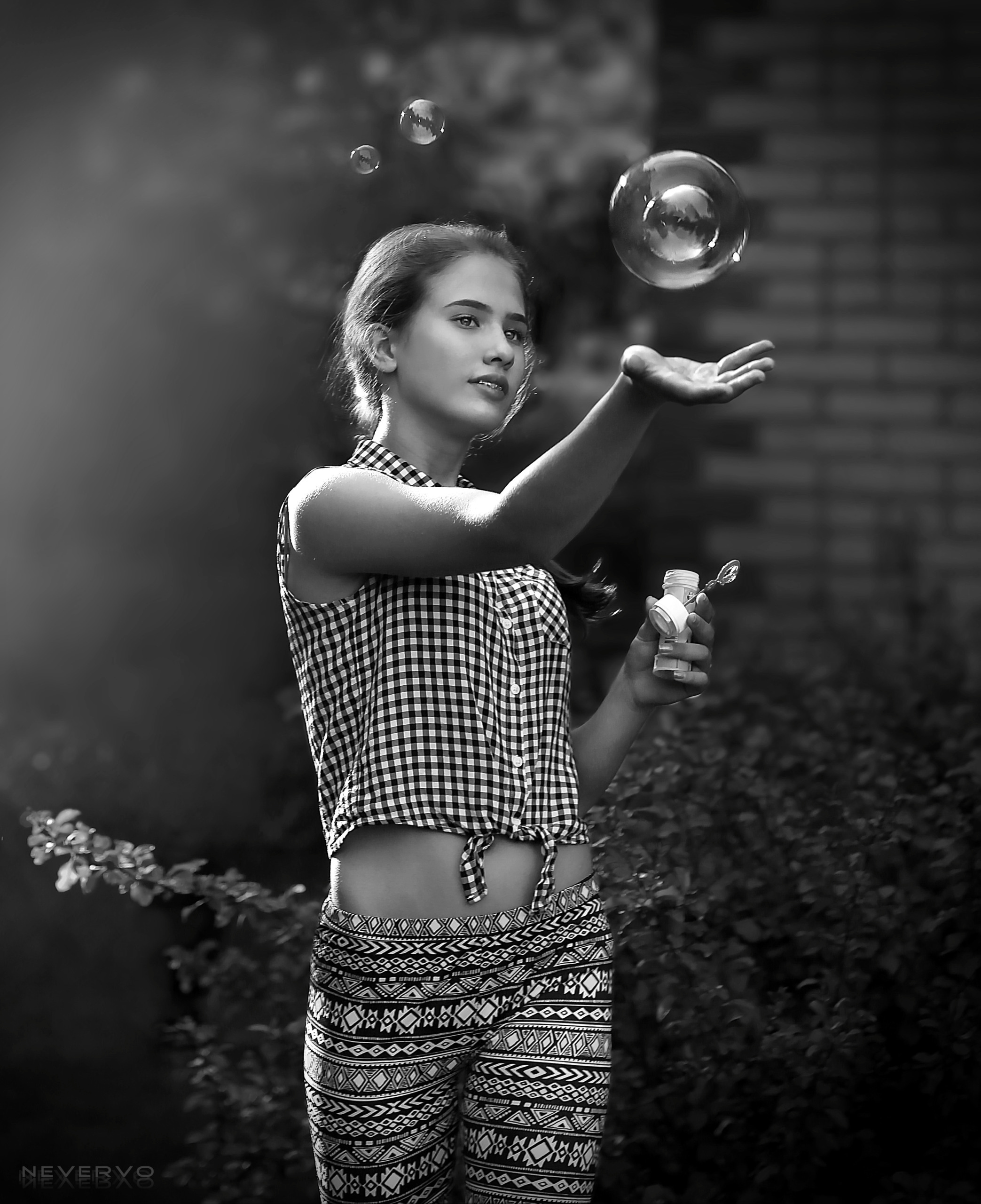 Черно-белая фотосъемка. B&W съемка в Москве. ЧБ фотограф Олег Голишник. Арт-фотограф Олег Голишников. Творческая мастерская