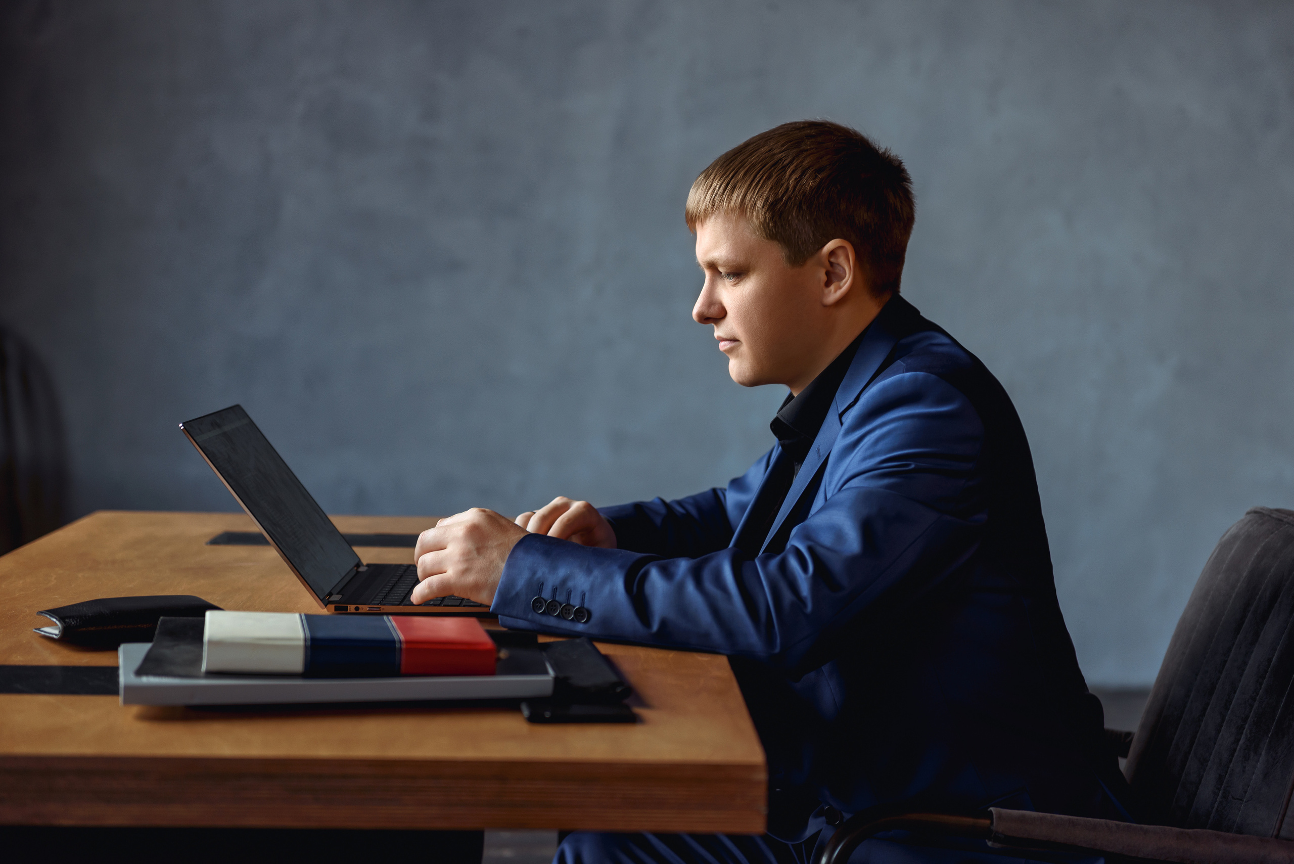 Мужской портрет. Фотосессия для мужчин. Мария Прищеп. Профессиональный фотограф в Краснодаре