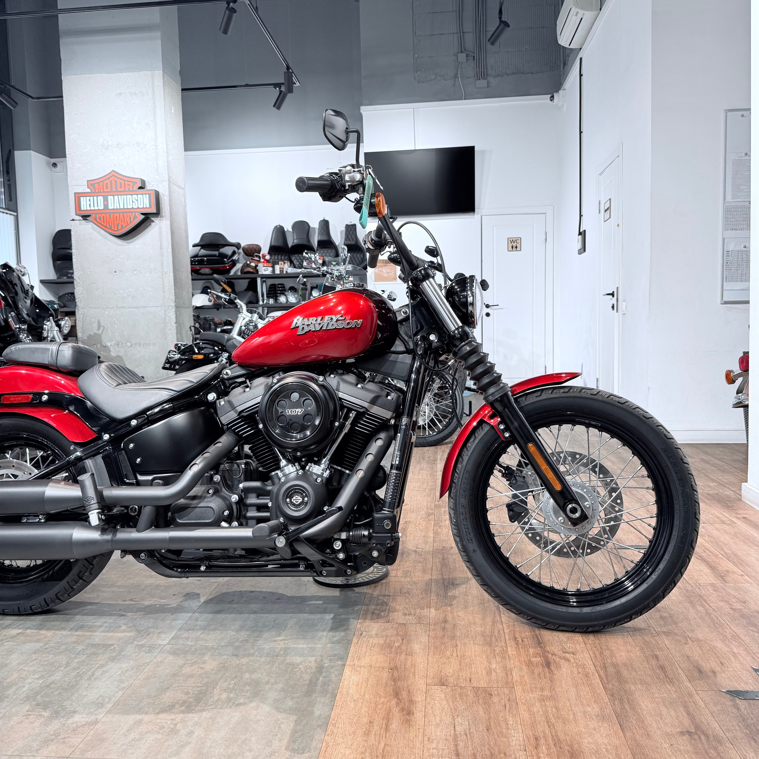 2017 Street Bob 107 ABS Red Pearl Brown. Hello Davidson, Москва. Только хорошие мотоциклы…