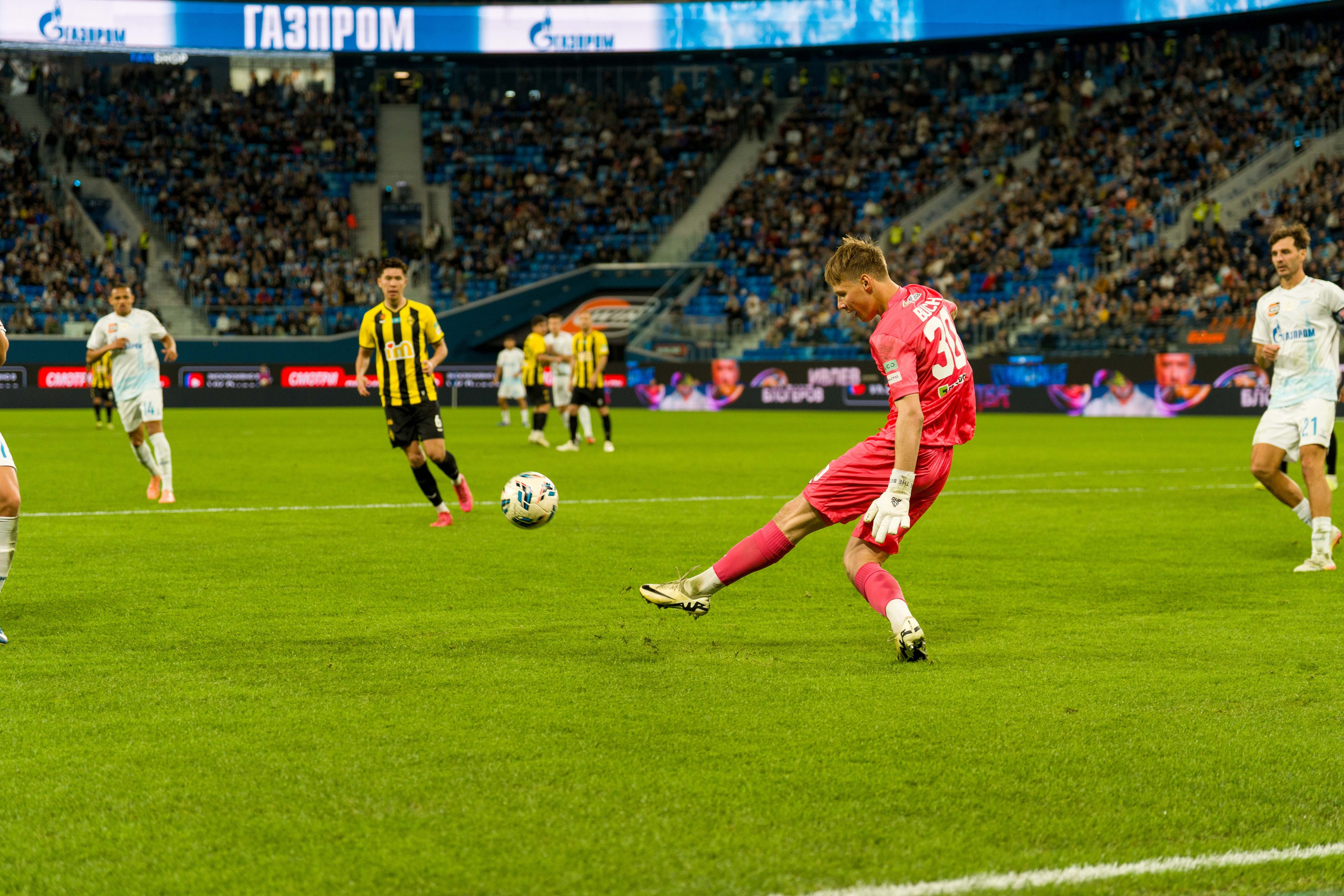 Зенит — Кайрат: фотогалерея товарищеского матча в Санкт-Петербурге | Антон Гауф. Спортивный фотограф в Санкт-Петербурге | Антон Гауф