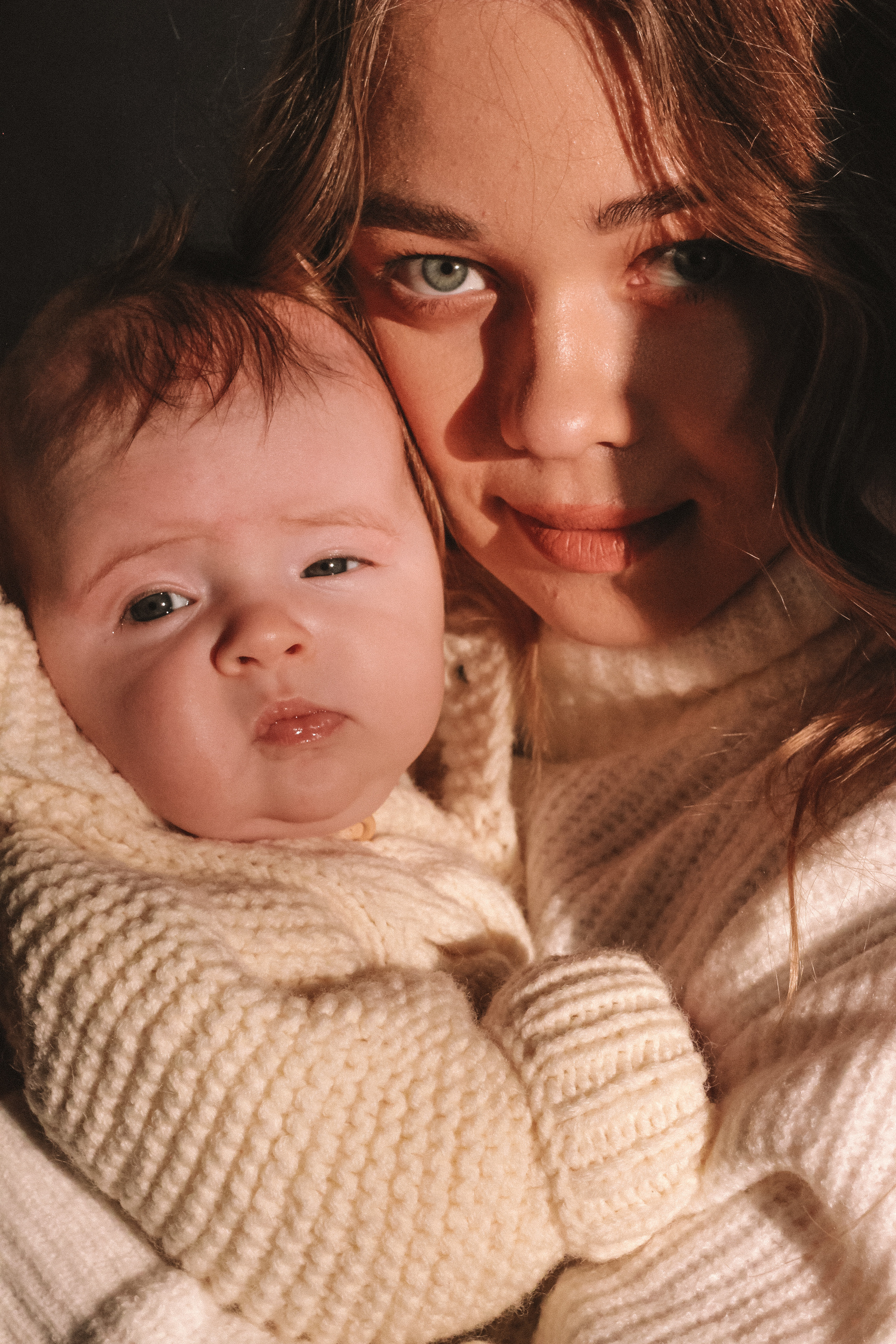 Семейная фотосессия с ребенком в поле Новосибирской области. Семейный фотодуэт Ирина и Николай Власьевы. Фотосессии в Новосибирске