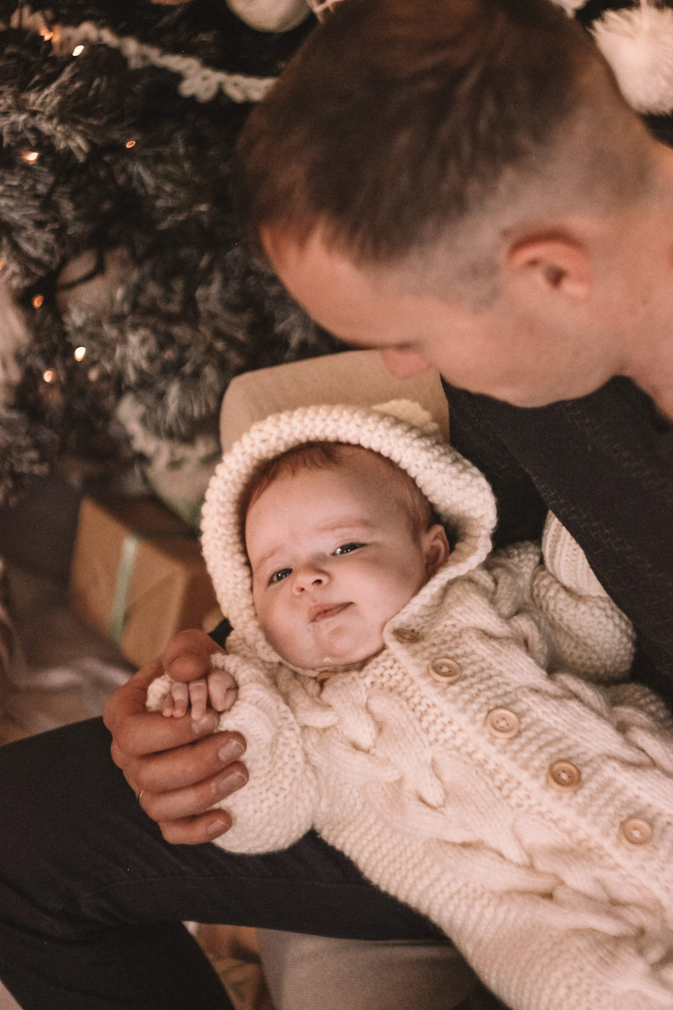 Семейная фотосессия с ребенком в поле Новосибирской области. Семейный фотодуэт Ирина и Николай Власьевы. Фотосессии в Новосибирске
