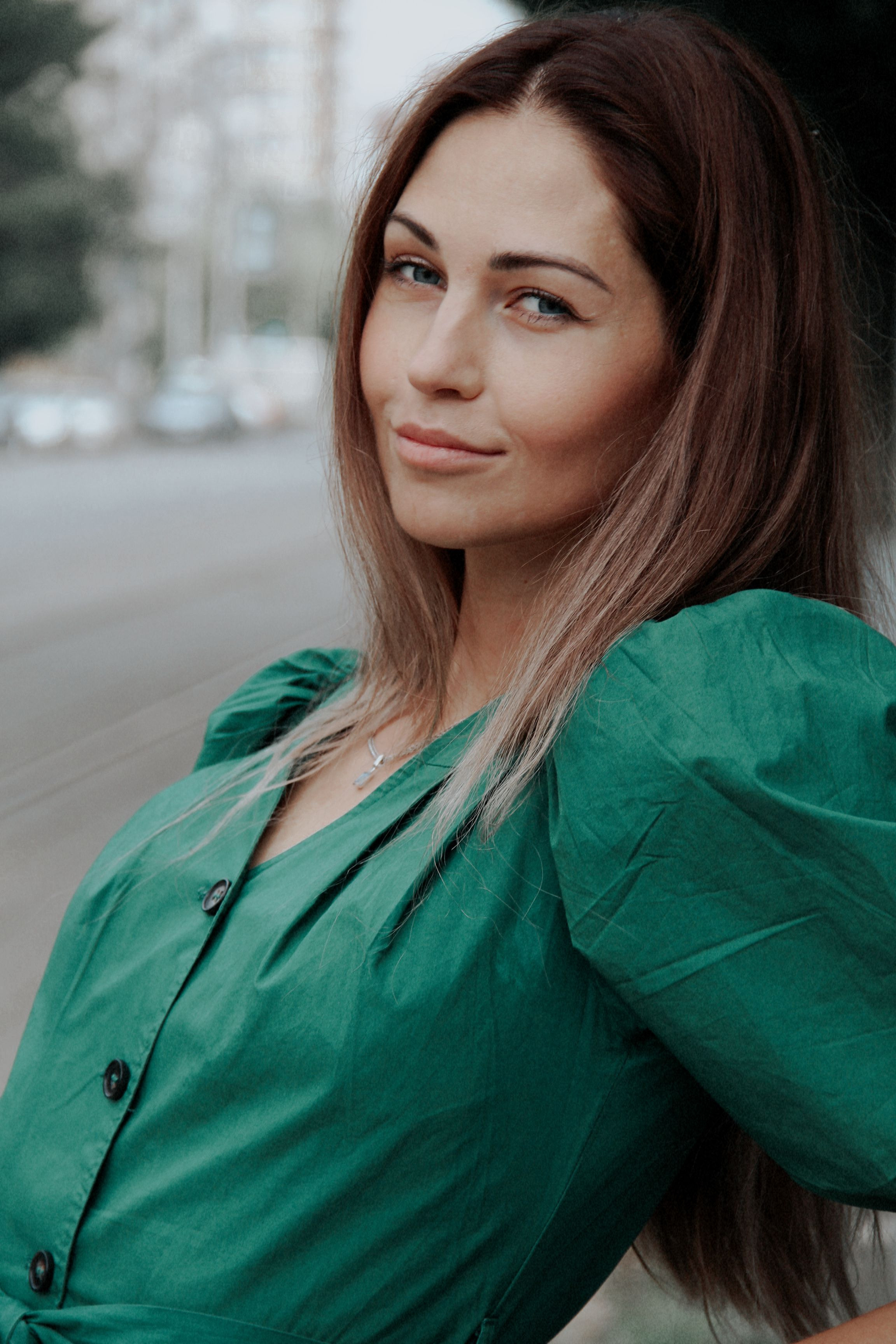 Портретная фотосессия девушки в костюме. Семейный фотодуэт Ирина и Николай Власьевы. Фотосессии в Новосибирске