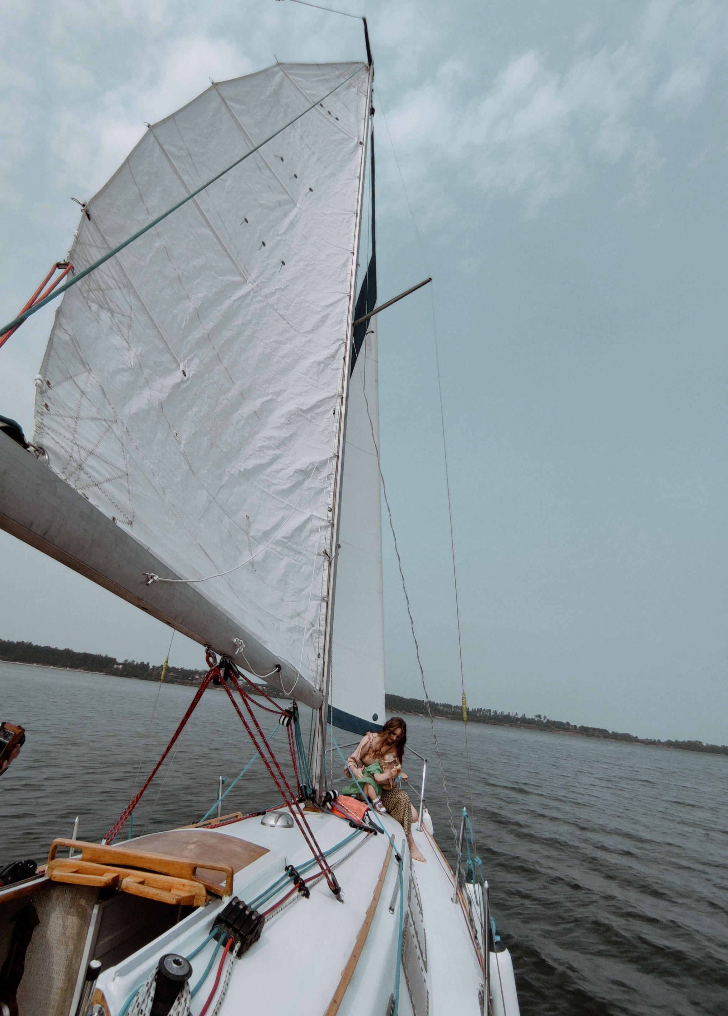 Семейная фотосессия на паруснике в Новосибирске. Семейный фотодуэт Ирина и Николай Власьевы. Фотосессии в Новосибирске