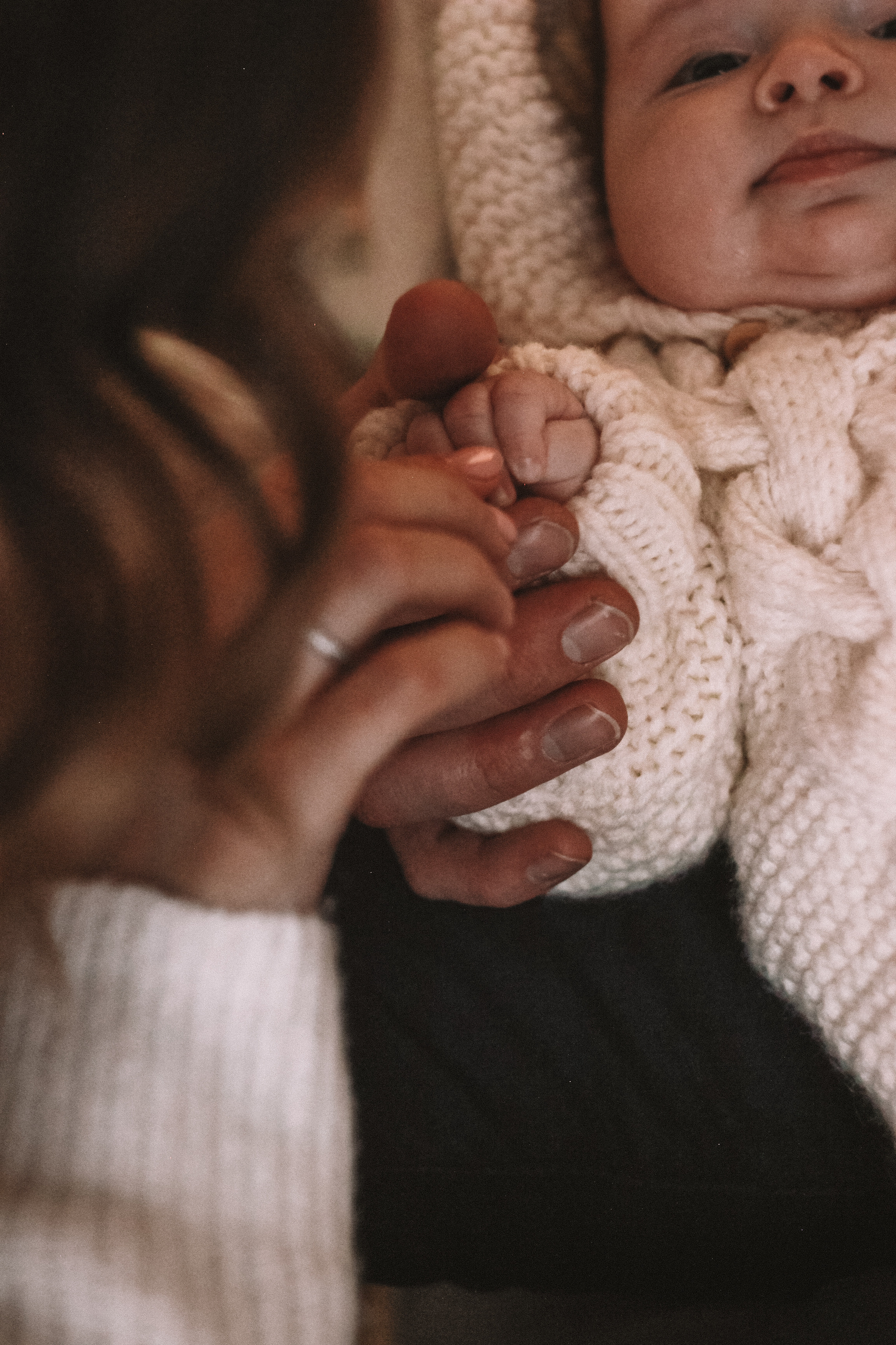 Семейная фотосессия с ребенком в поле Новосибирской области. Семейный фотодуэт Ирина и Николай Власьевы. Фотосессии в Новосибирске