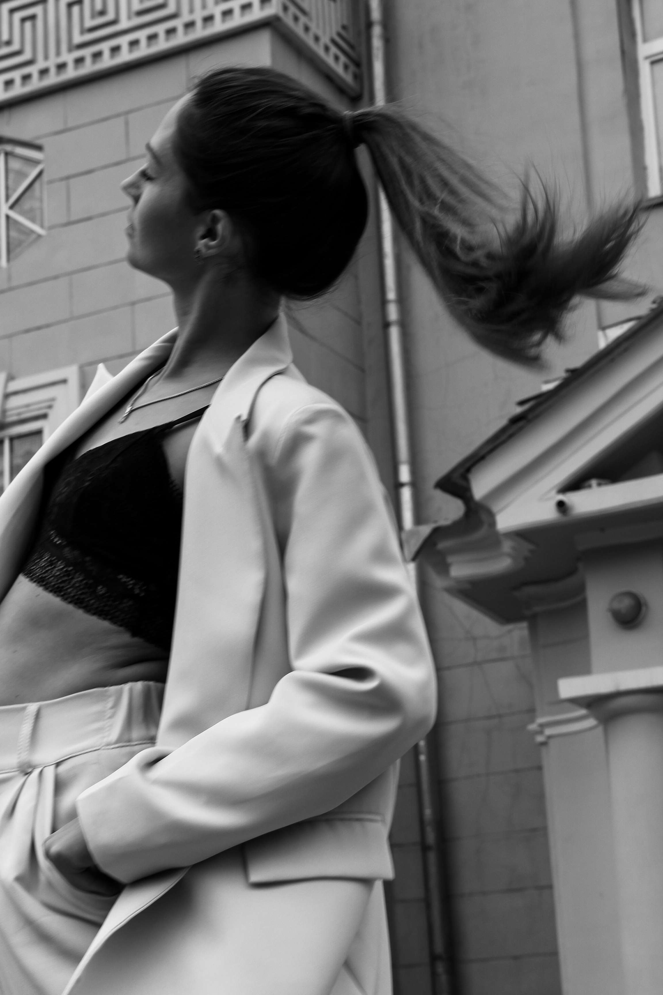 Портретная фотосессия девушки в костюме. Семейный фотодуэт Ирина и Николай Власьевы. Фотосессии в Новосибирске