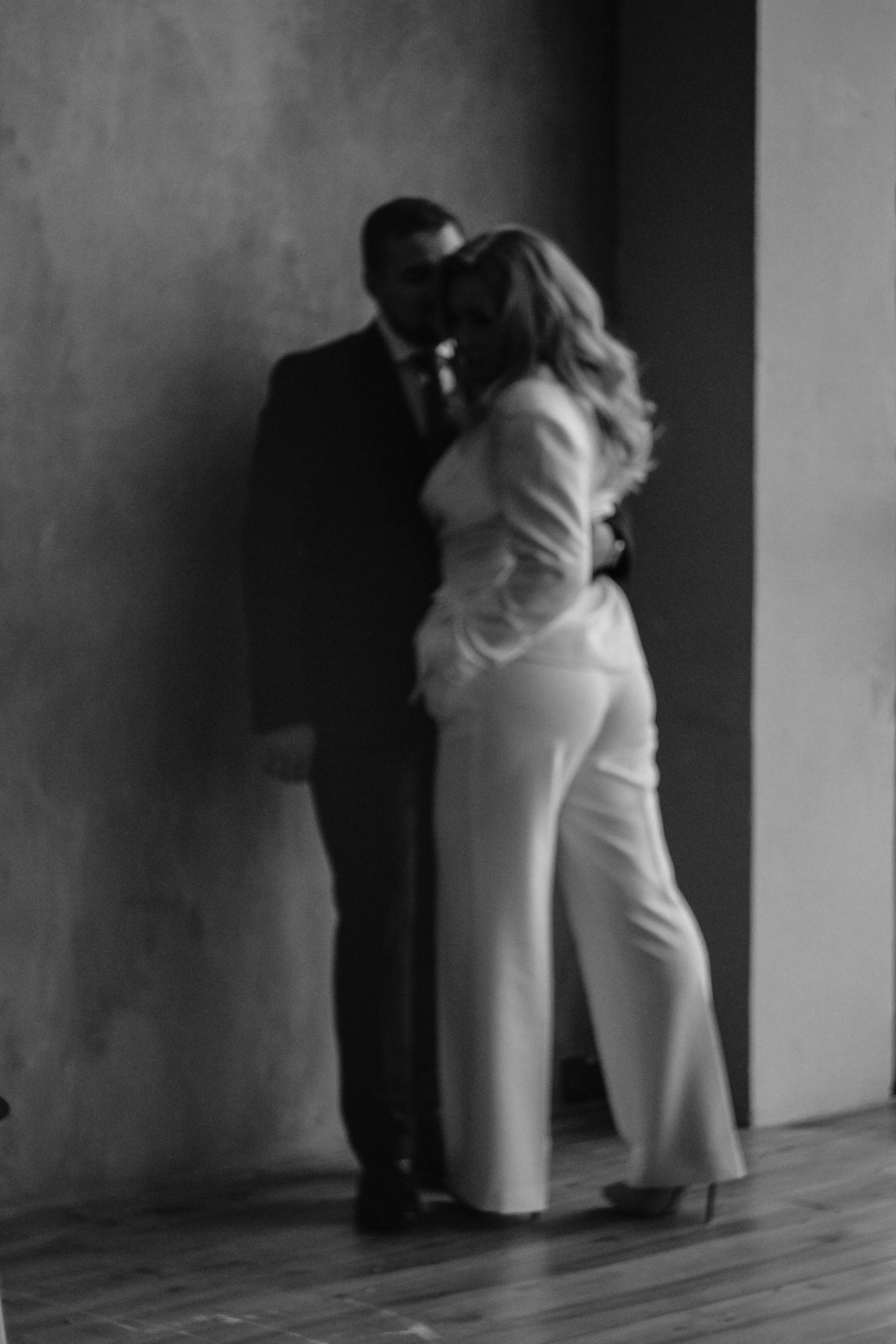 Свадебная фотосессия в студии недорого. Семейный фотодуэт Ирина и Николай Власьевы. Фотосессии в Новосибирске