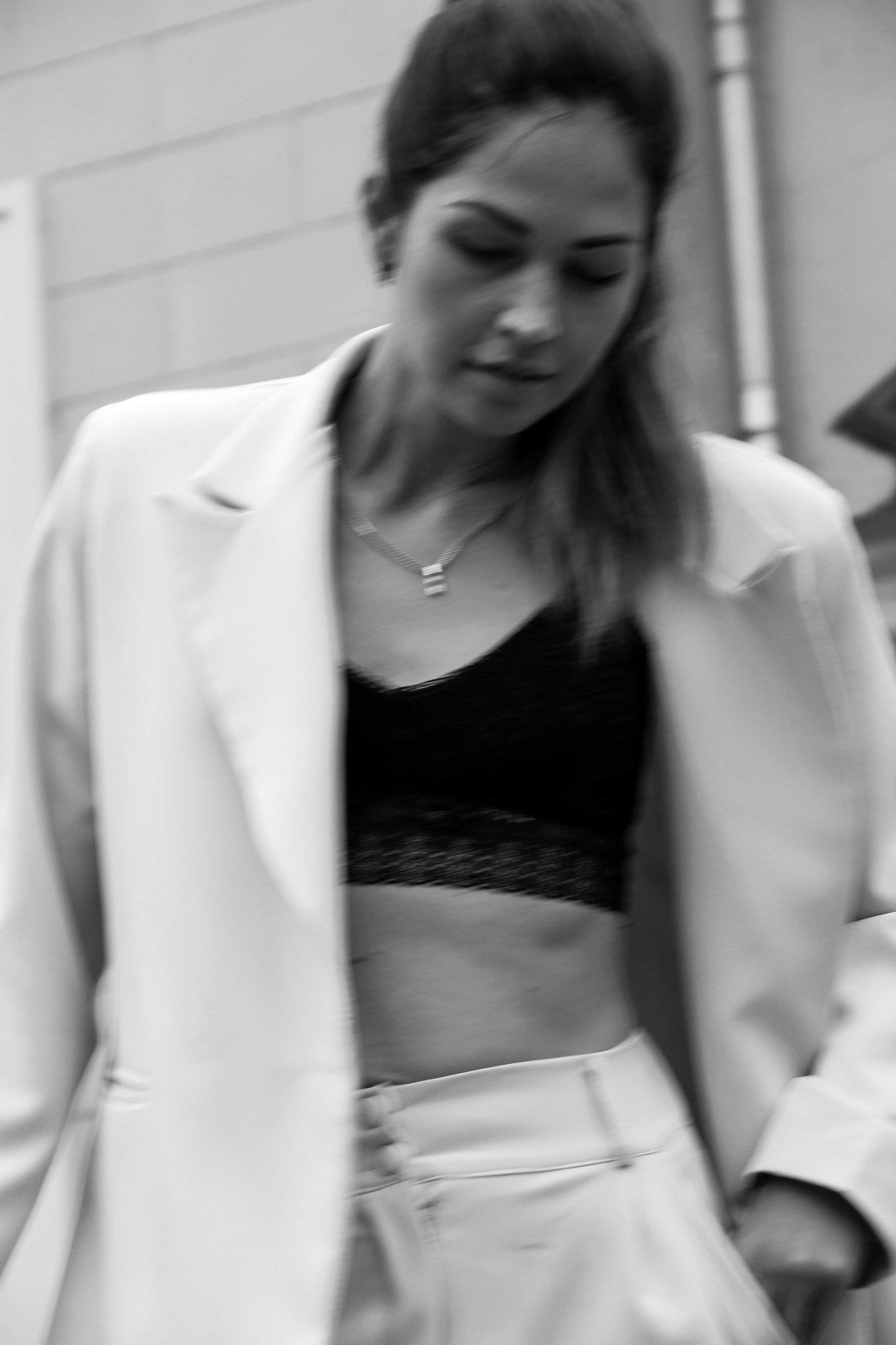 Портретная фотосессия девушки в костюме. Семейный фотодуэт Ирина и Николай Власьевы. Фотосессии в Новосибирске