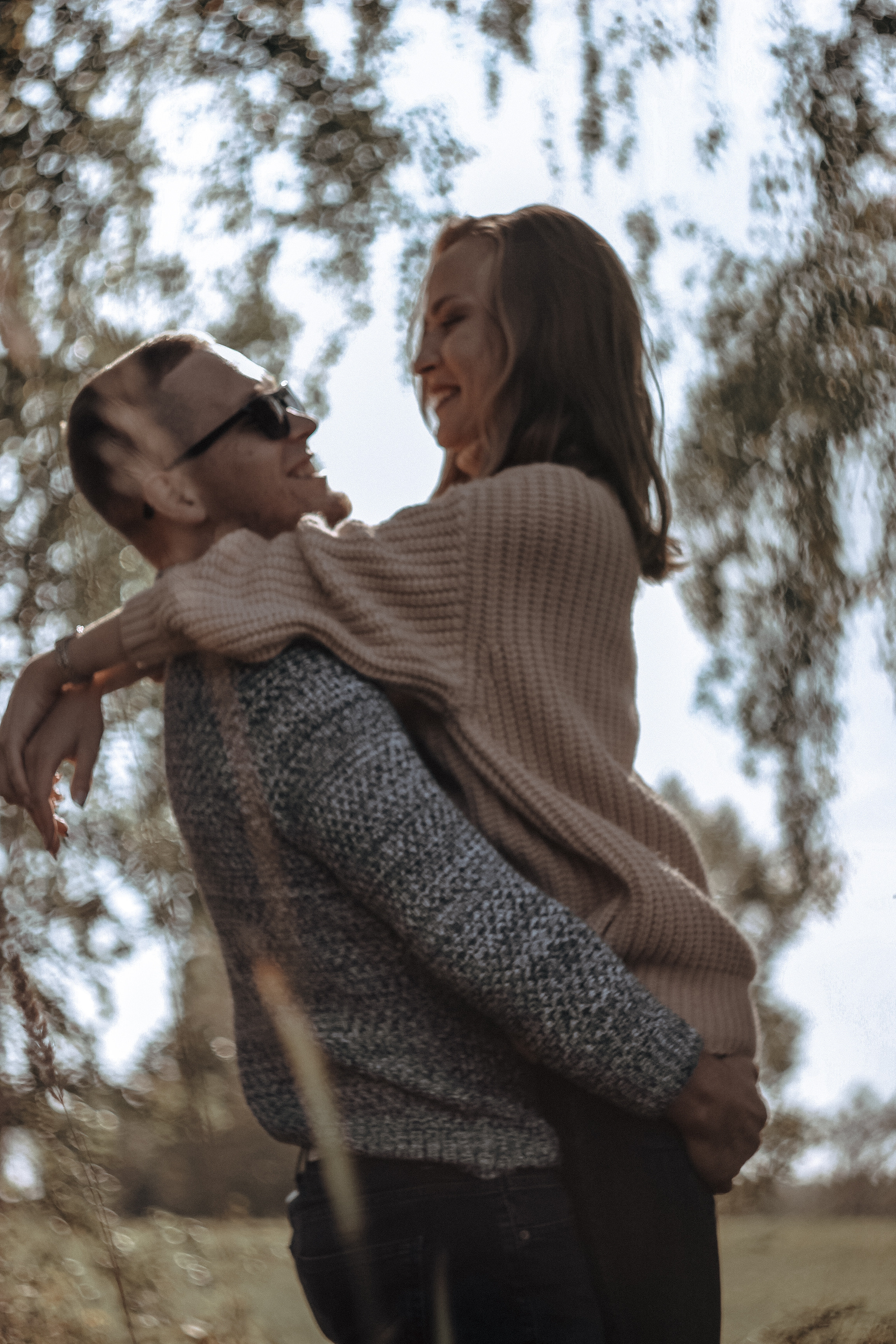 Фотосессия love story в лесу Новосибирска. Семейный фотодуэт Ирина и Николай Власьевы. Фотосессии в Новосибирске