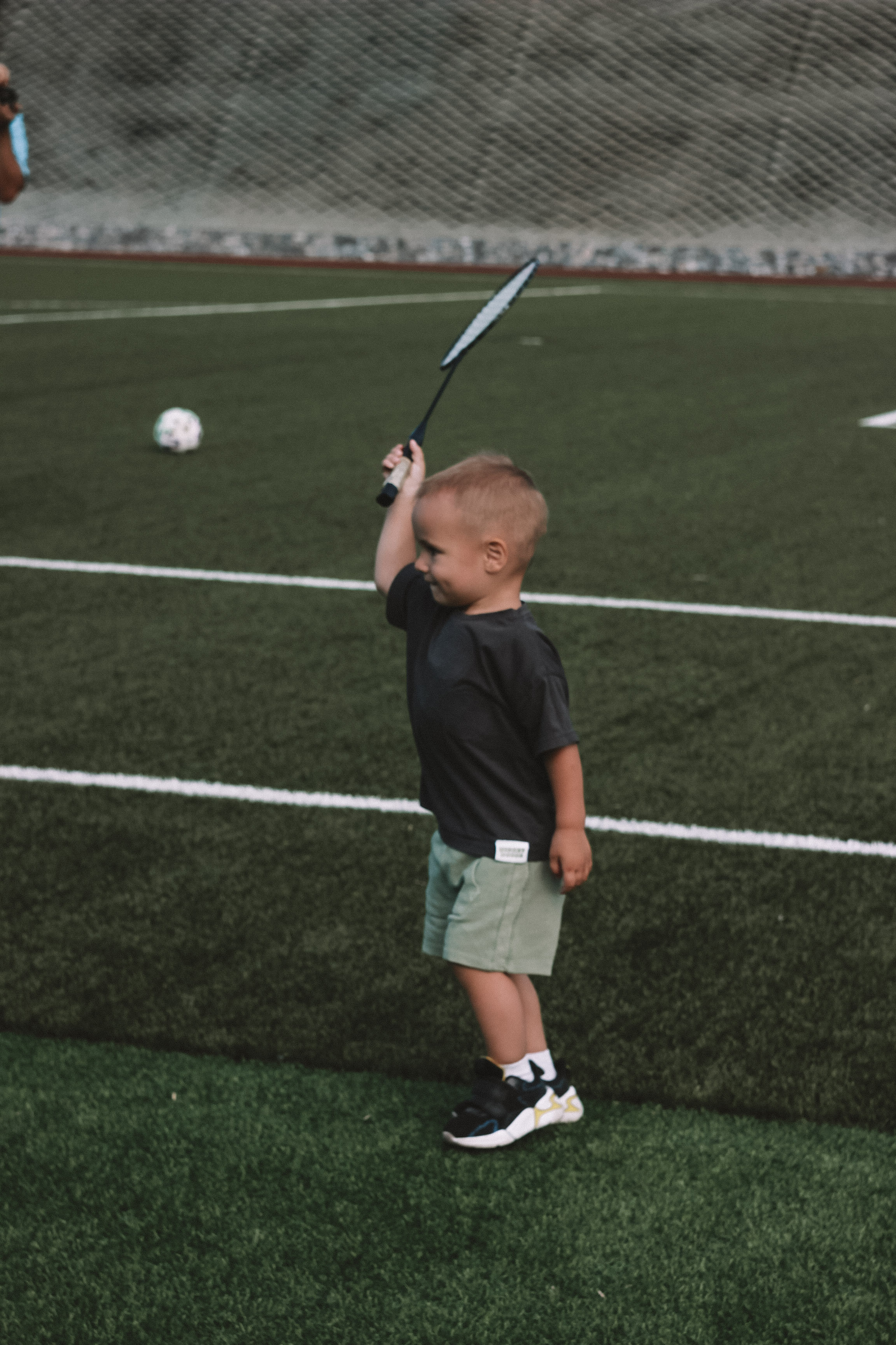 Семейная фотосессия с ребенком на спортивной площадке. Семейный фотодуэт Ирина и Николай Власьевы. Фотосессии в Новосибирске