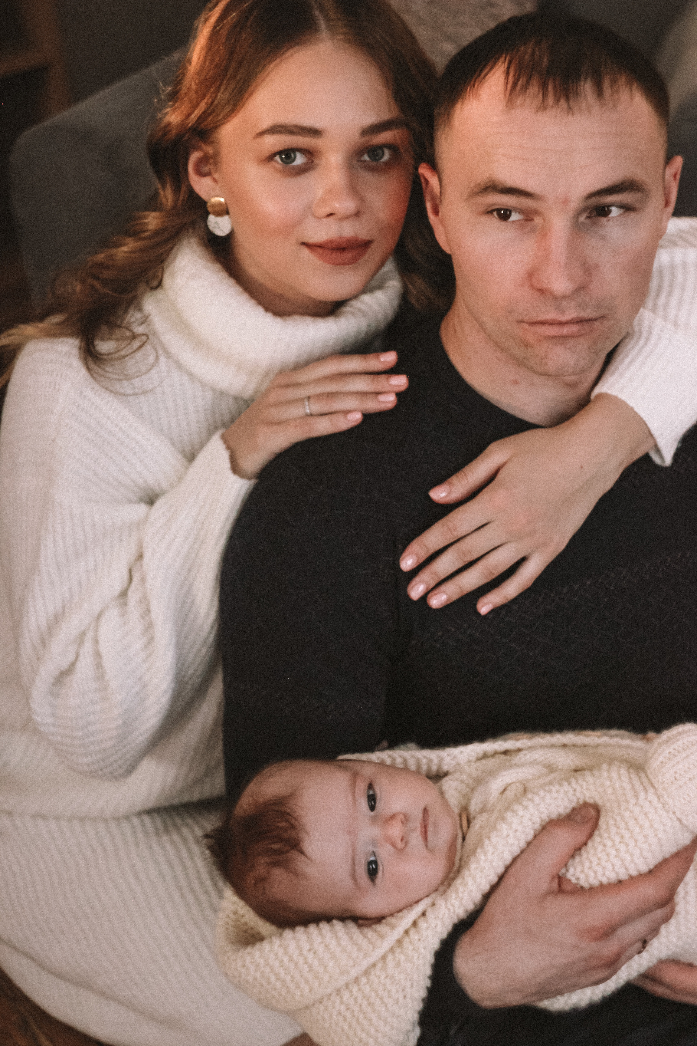 Семейная фотосессия с ребенком в поле Новосибирской области. Семейный фотодуэт Ирина и Николай Власьевы. Фотосессии в Новосибирске