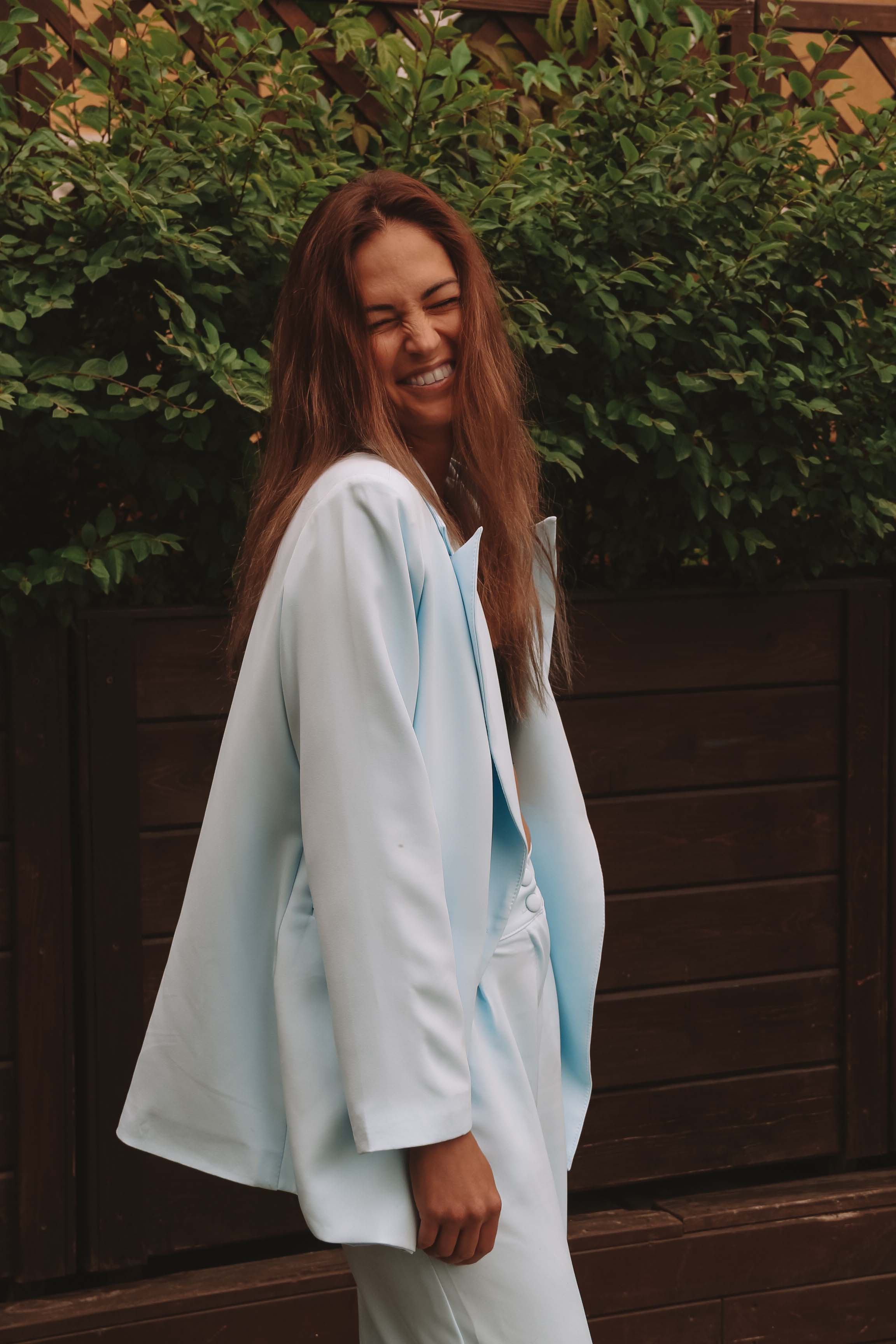 Портретная фотосессия девушки в костюме. Семейный фотодуэт Ирина и Николай Власьевы. Фотосессии в Новосибирске