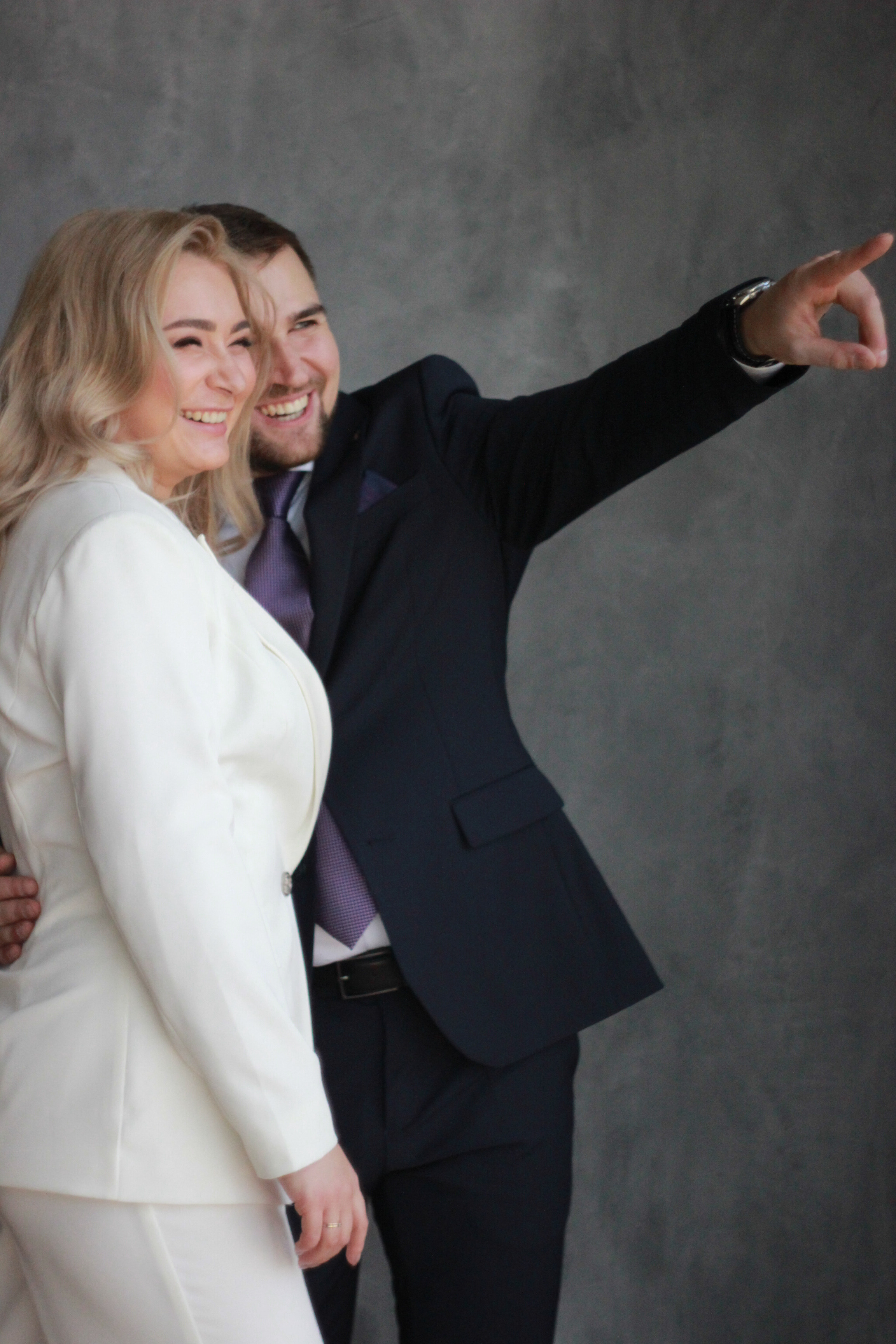 Свадебная фотосессия в студии недорого. Семейный фотодуэт Ирина и Николай Власьевы. Фотосессии в Новосибирске