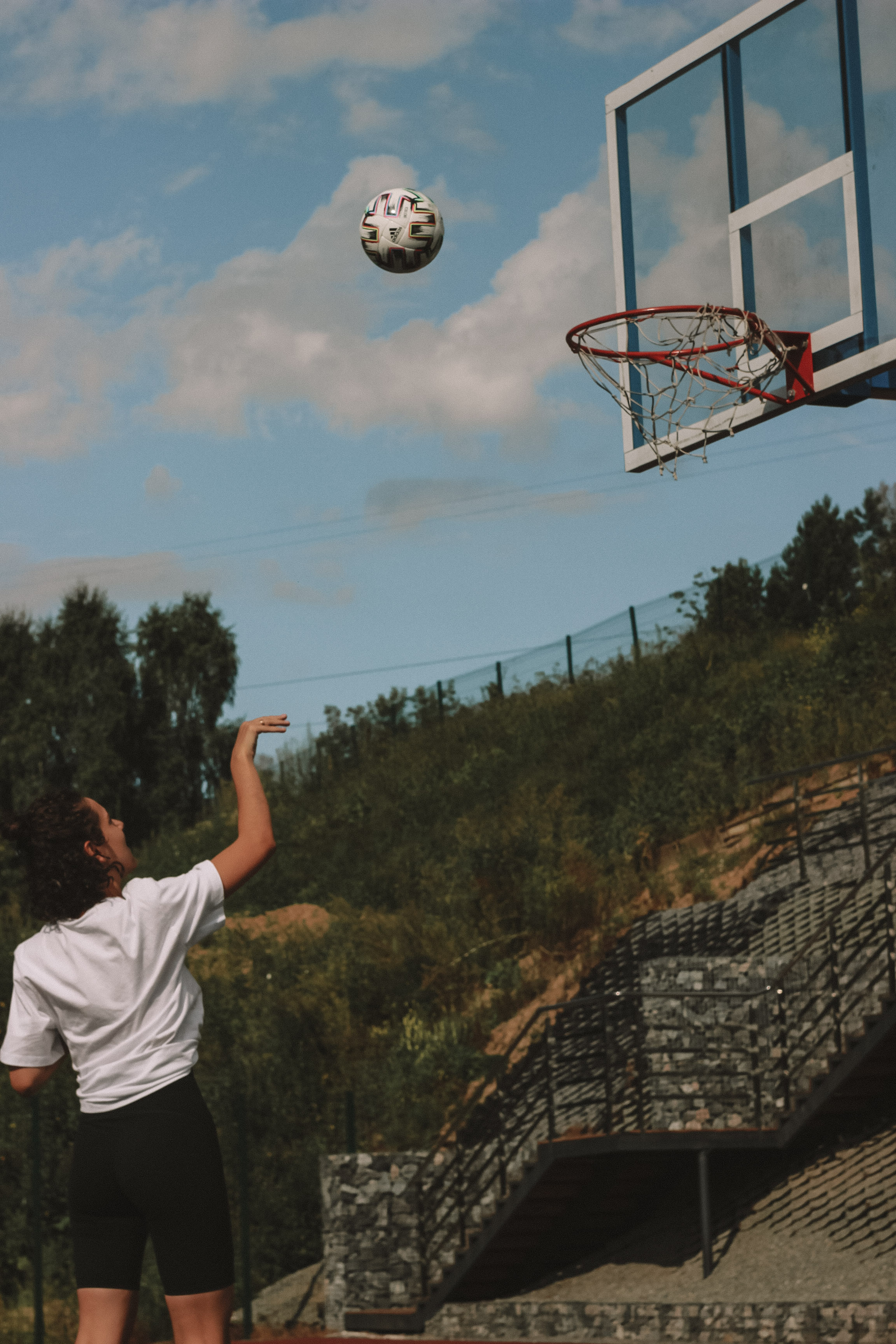 Семейная фотосессия с ребенком на спортивной площадке. Семейный фотодуэт Ирина и Николай Власьевы. Фотосессии в Новосибирске