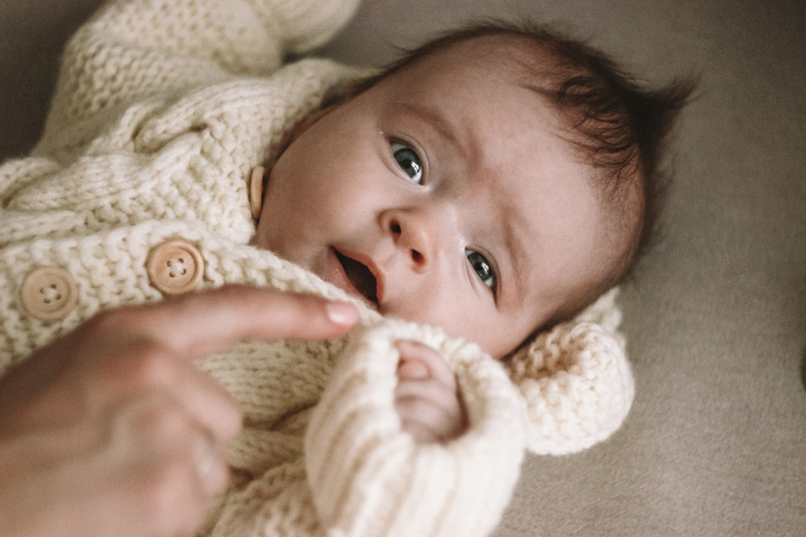 Семейная фотосессия с ребенком в поле Новосибирской области. Семейный фотодуэт Ирина и Николай Власьевы. Фотосессии в Новосибирске
