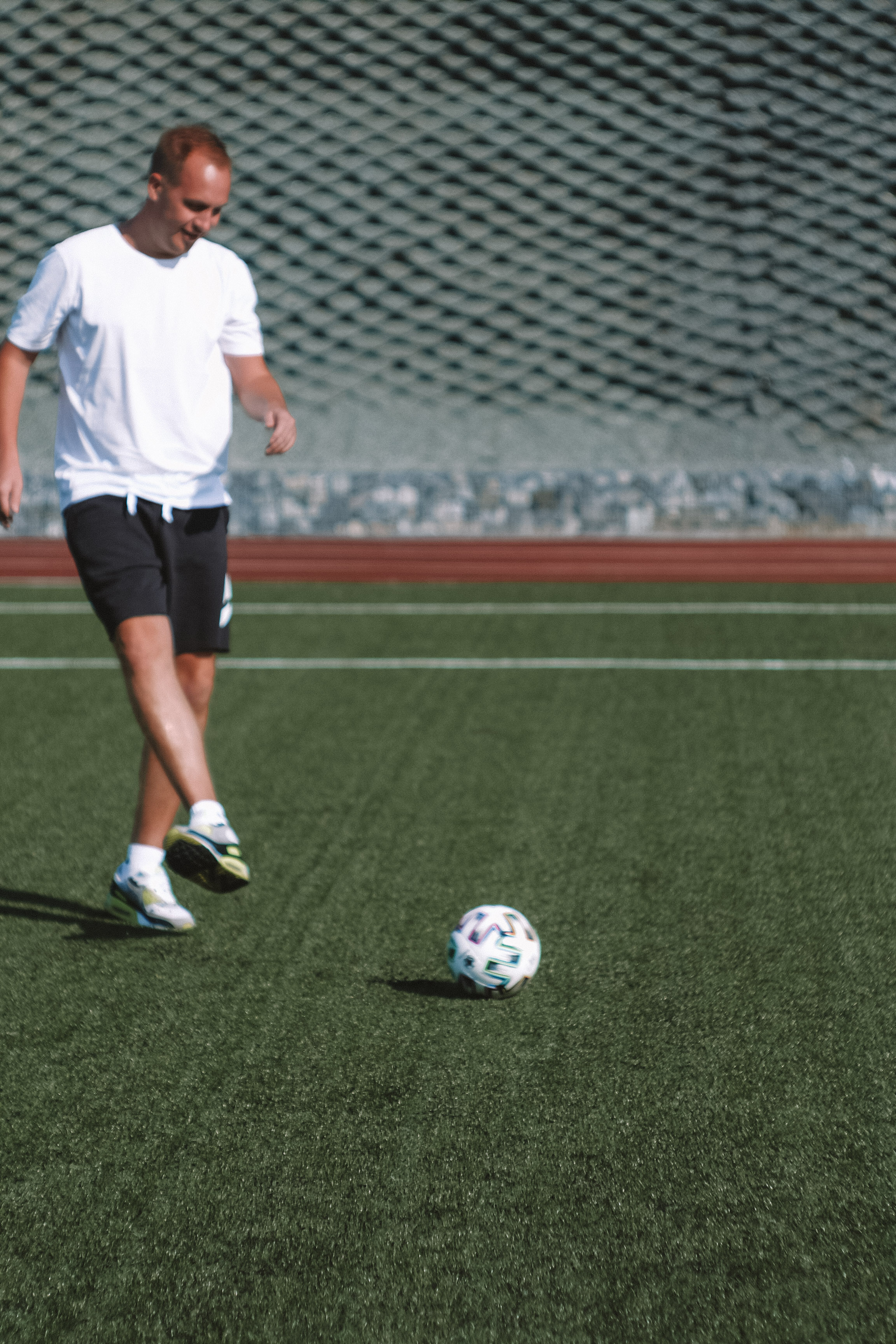 Семейная фотосессия с ребенком на спортивной площадке. Семейный фотодуэт Ирина и Николай Власьевы. Фотосессии в Новосибирске