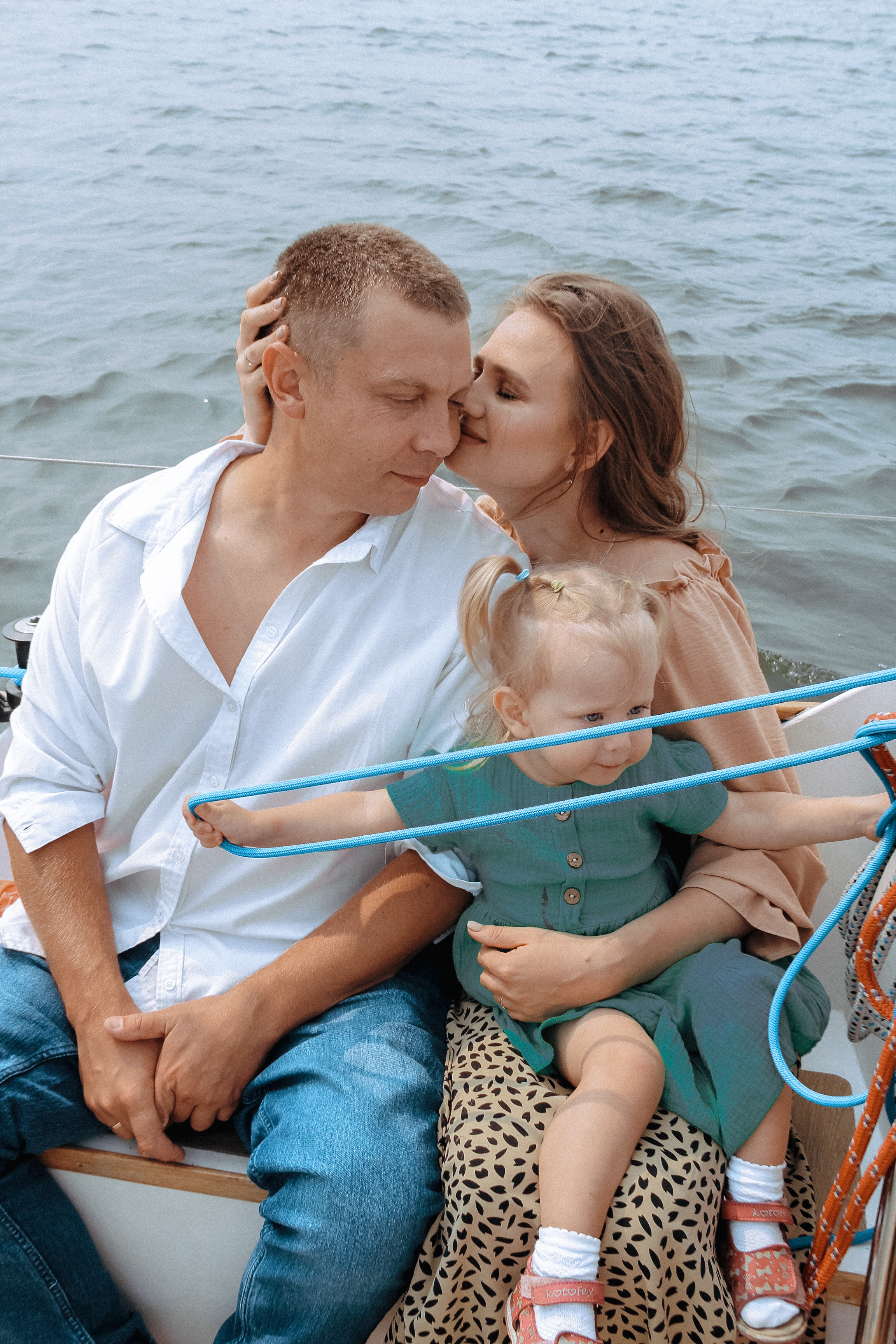 Семейная фотосессия на паруснике в Новосибирске. Семейный фотодуэт Ирина и Николай Власьевы. Фотосессии в Новосибирске