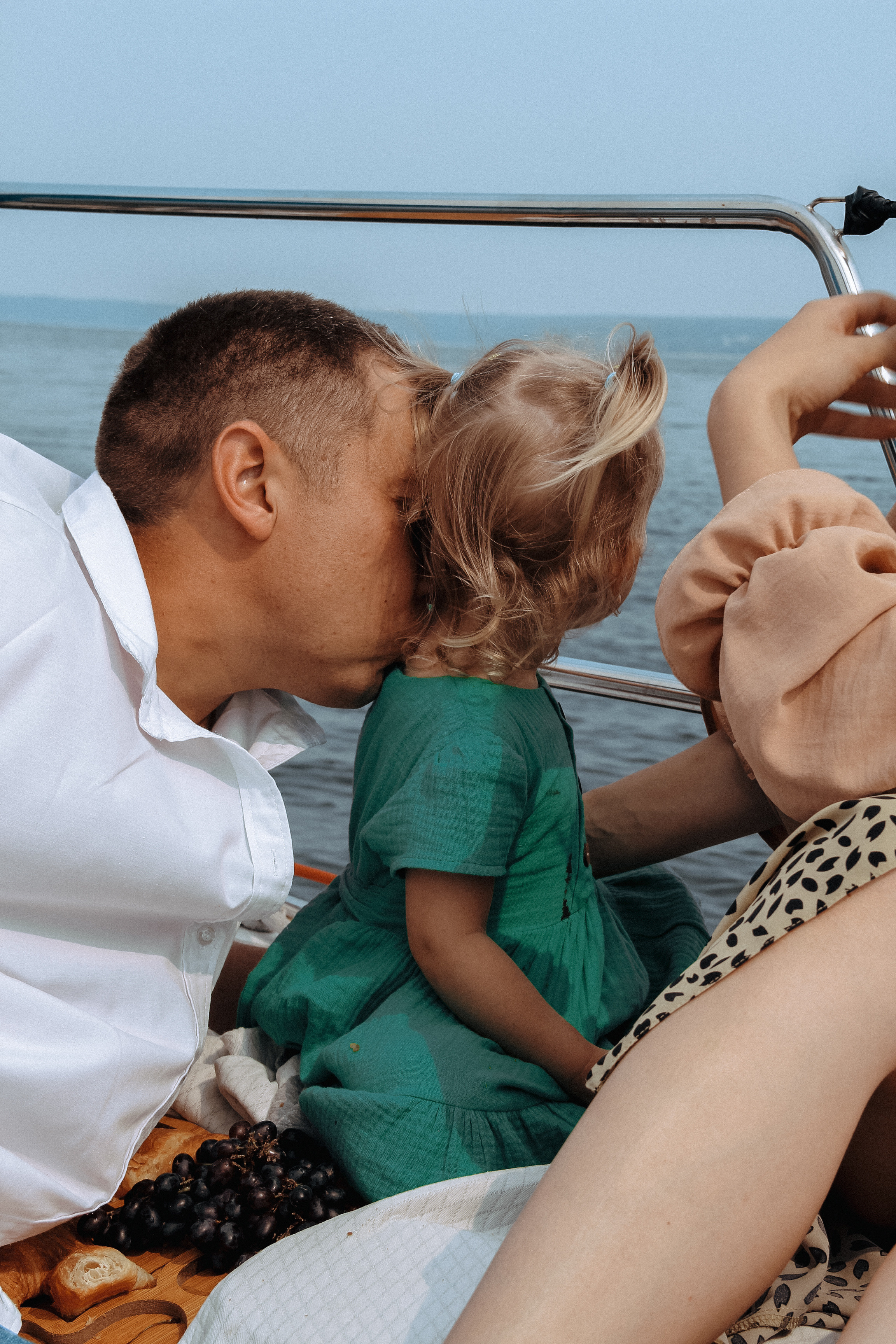 Семейная фотосессия на паруснике в Новосибирске. Семейный фотодуэт Ирина и Николай Власьевы. Фотосессии в Новосибирске