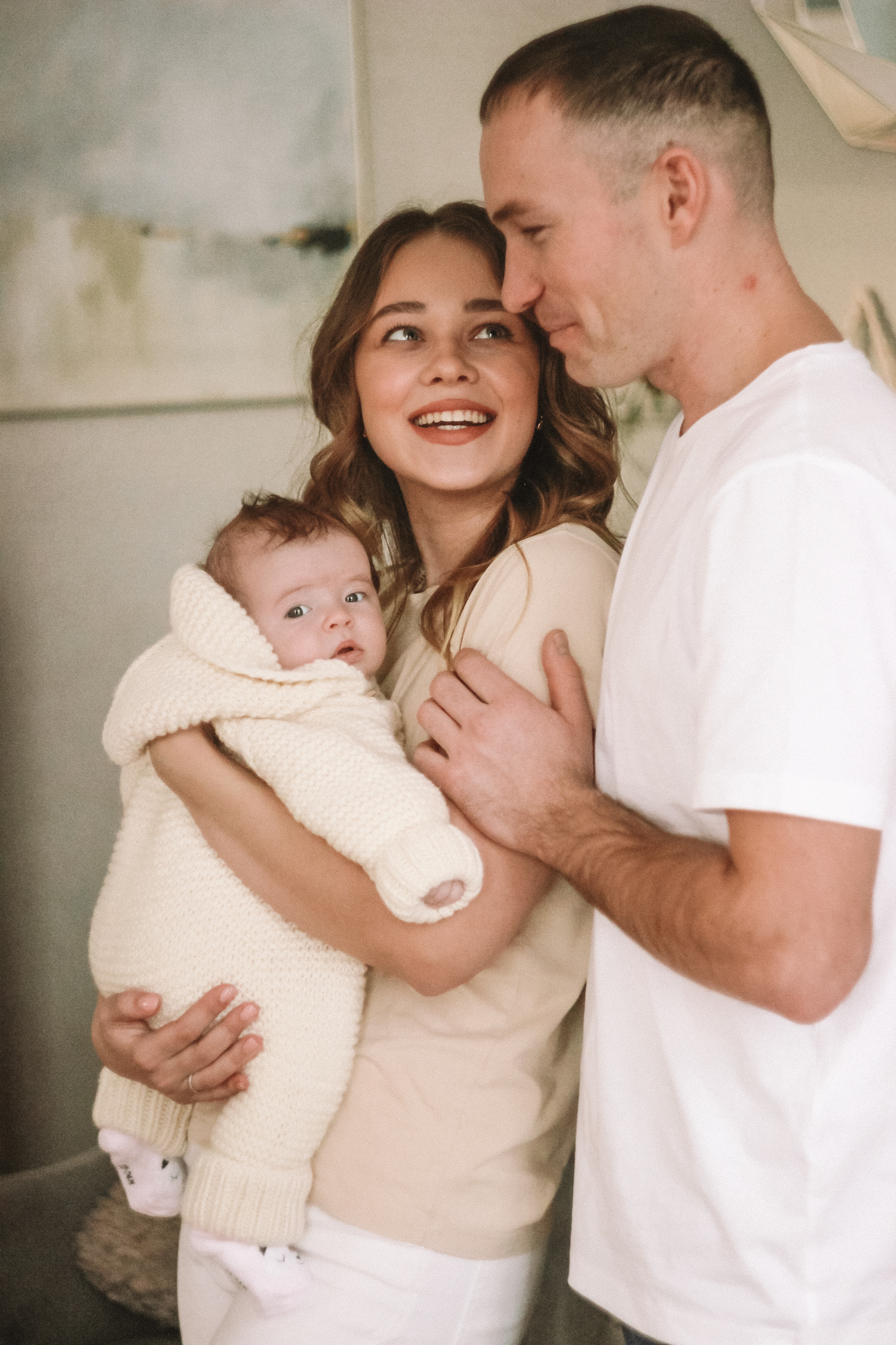 Семейная фотосессия с ребенком в поле Новосибирской области. Семейный фотодуэт Ирина и Николай Власьевы. Фотосессии в Новосибирске