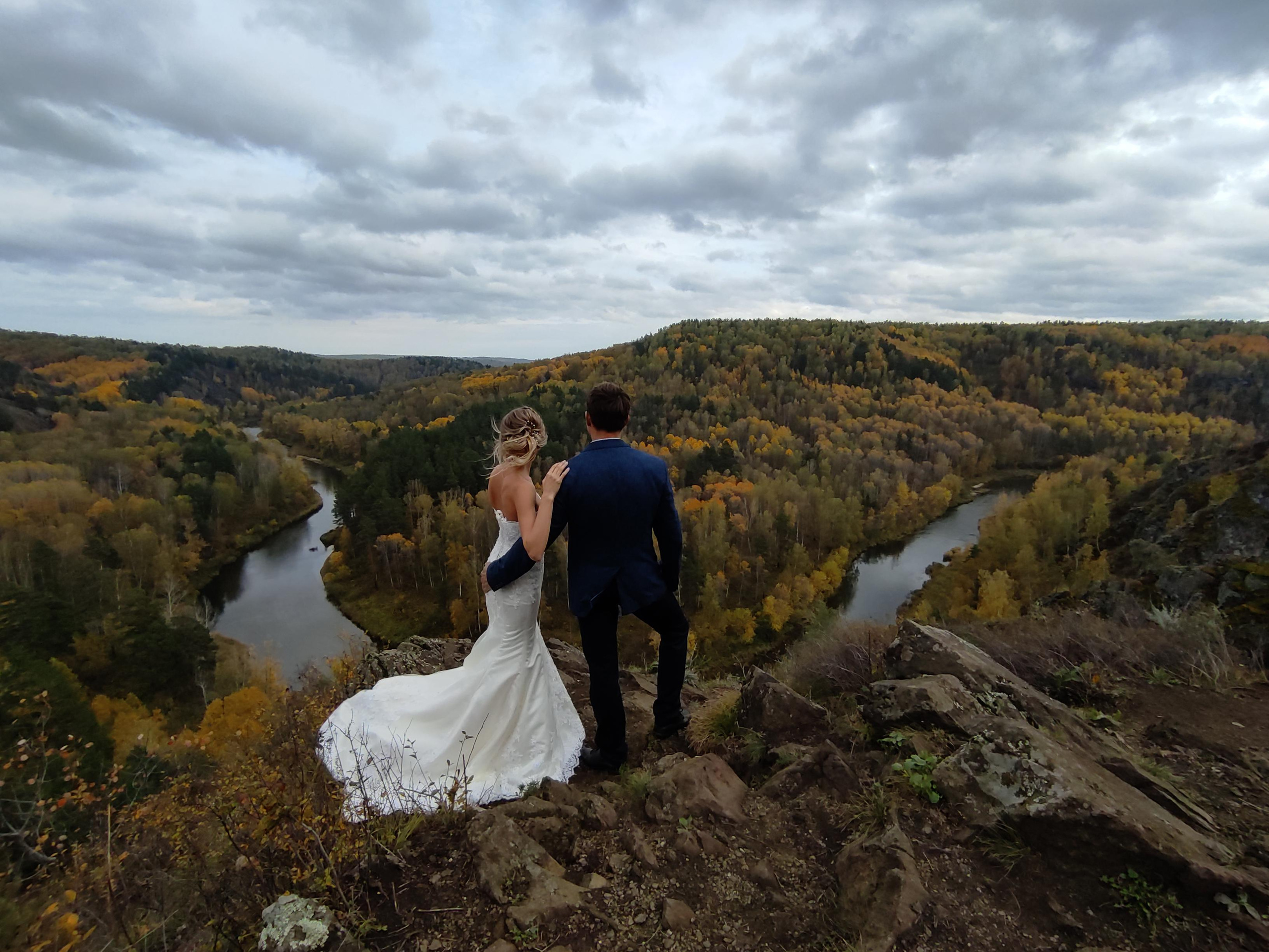 Свадебная фотосессия на Бердских скалах. Семейный фотодуэт Ирина и Николай Власьевы. Фотосессии в Новосибирске