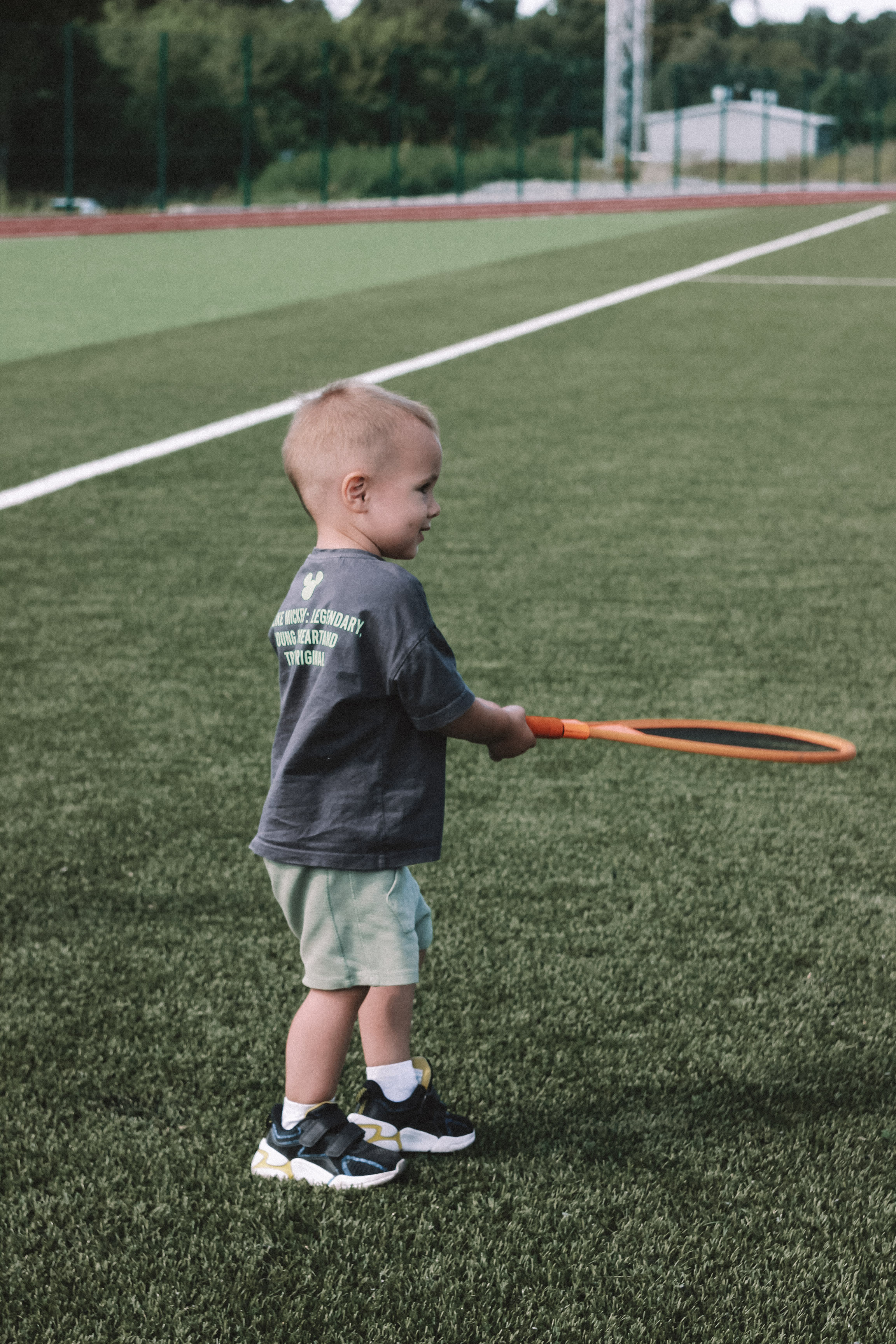 Семейная фотосессия с ребенком на спортивной площадке. Семейный фотодуэт Ирина и Николай Власьевы. Фотосессии в Новосибирске
