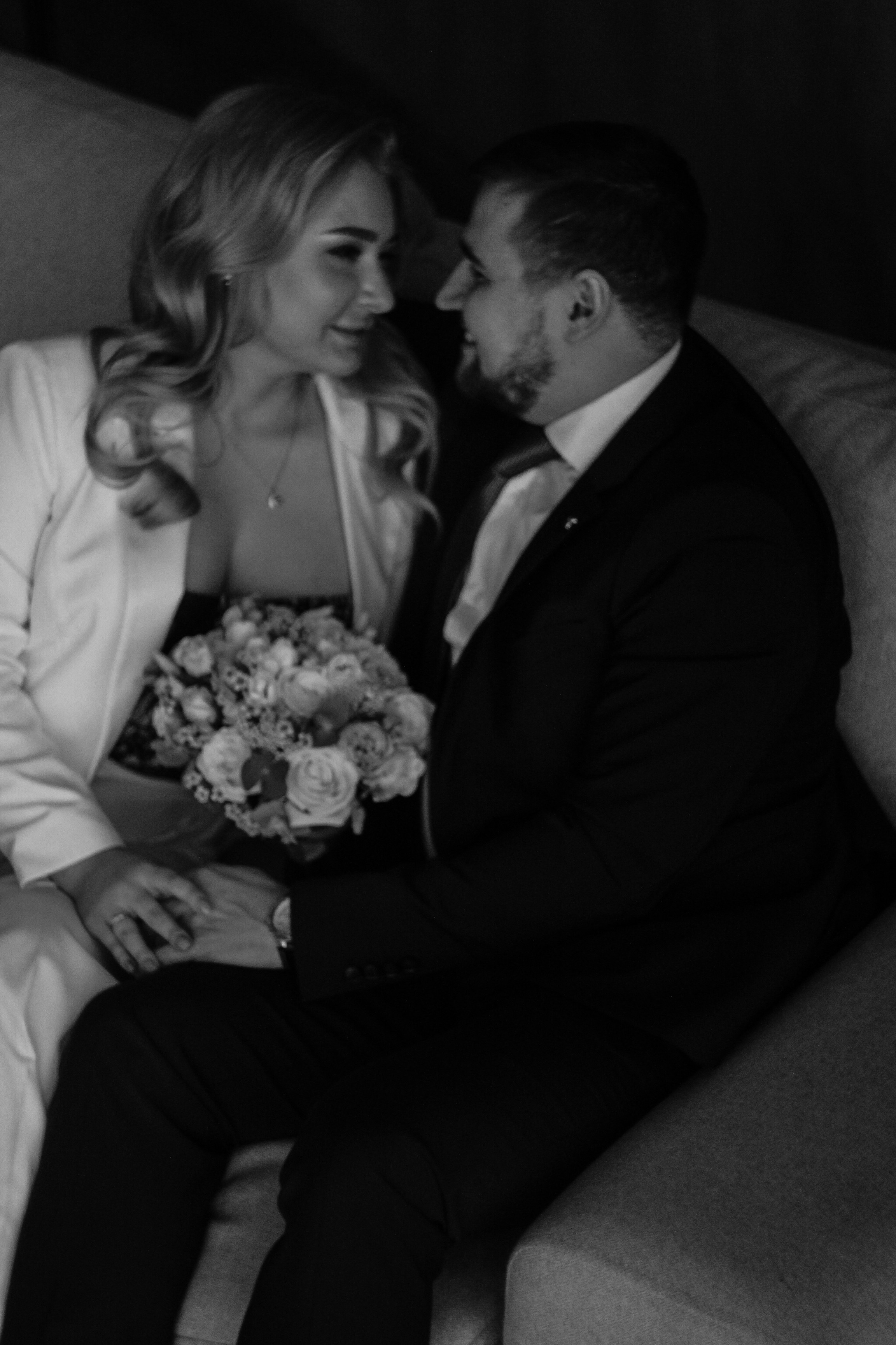 Свадебная фотосессия в студии недорого. Семейный фотодуэт Ирина и Николай Власьевы. Фотосессии в Новосибирске