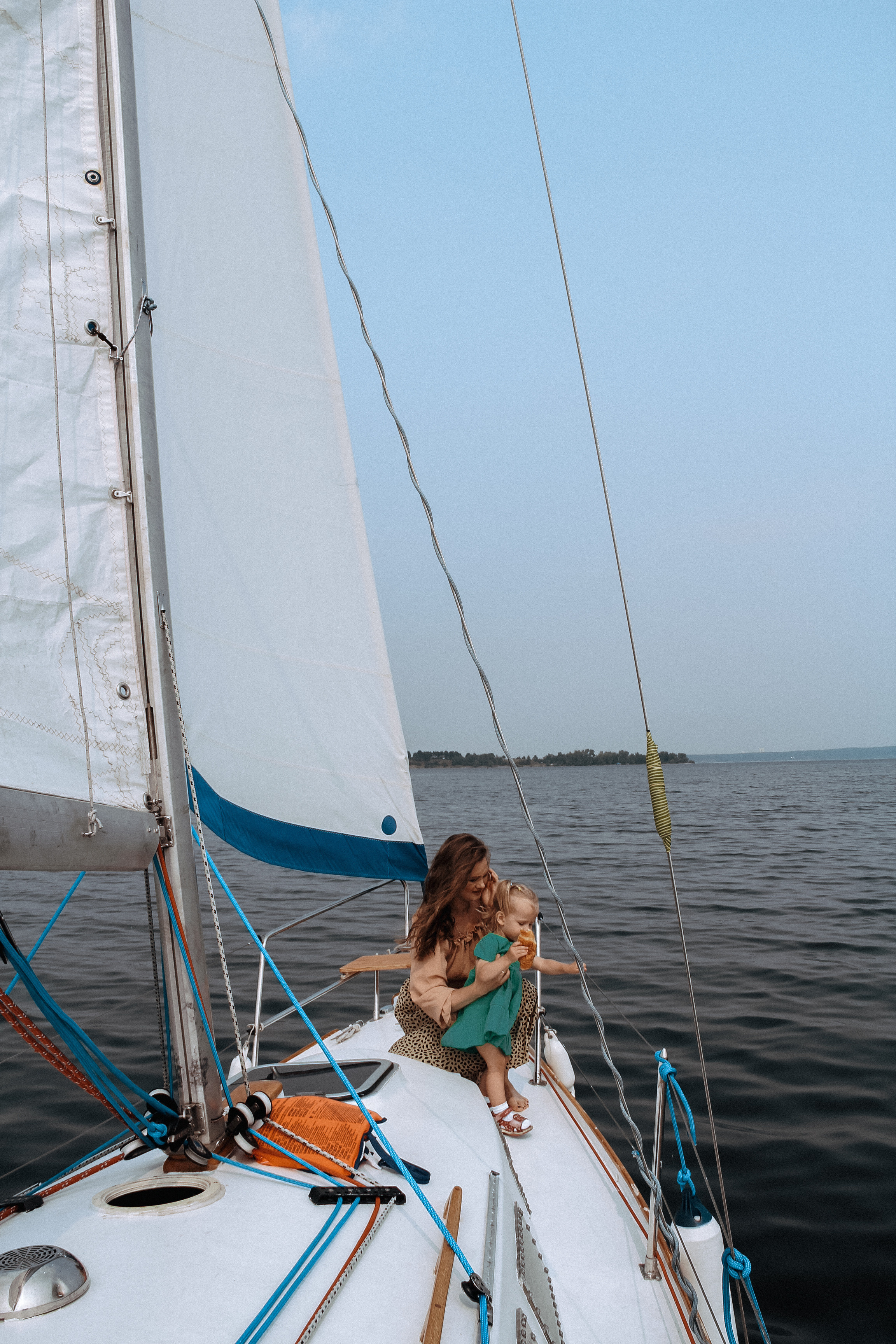 Семейная фотосессия на паруснике в Новосибирске. Семейный фотодуэт Ирина и Николай Власьевы. Фотосессии в Новосибирске