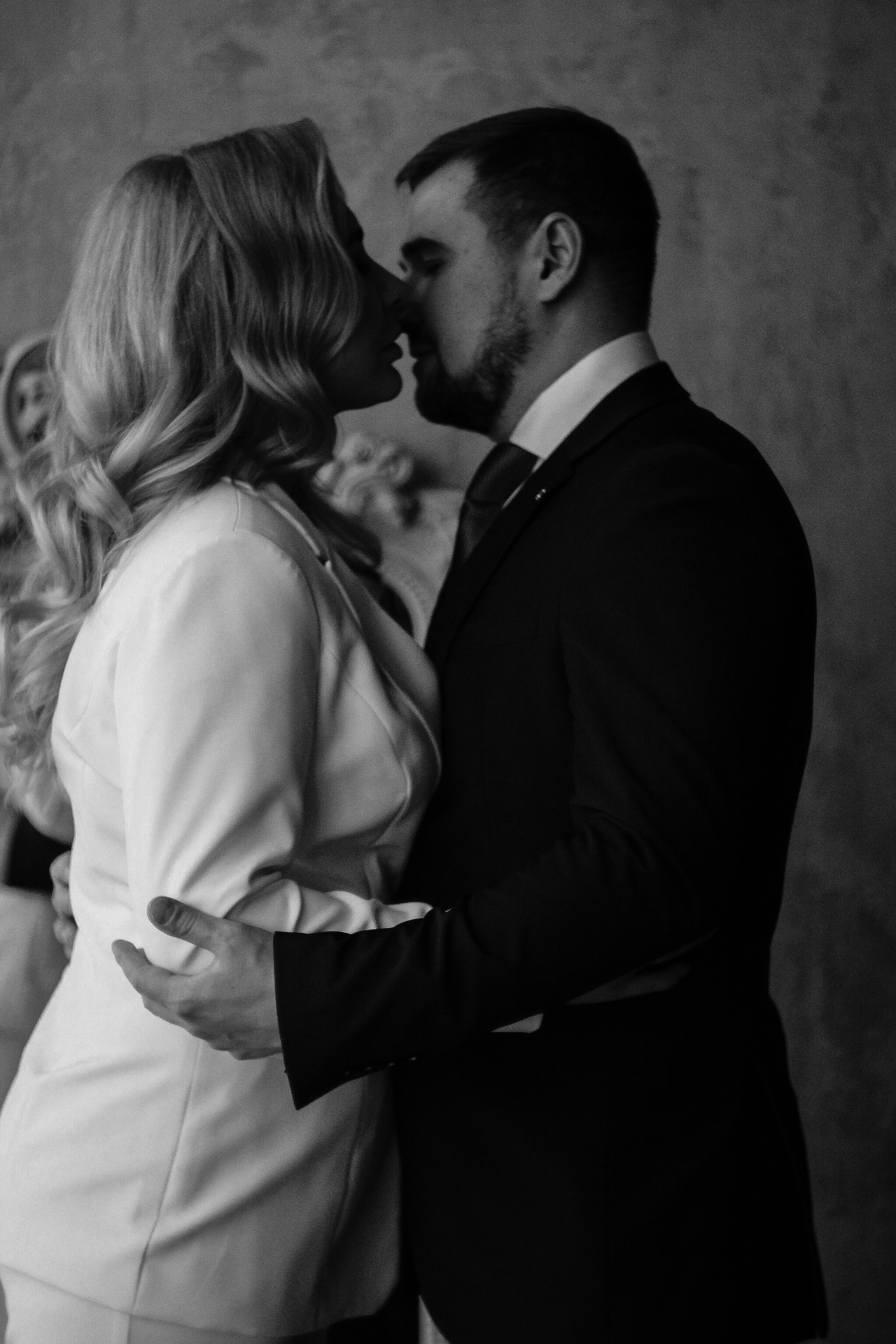 Свадебная фотосессия в студии недорого. Семейный фотодуэт Ирина и Николай Власьевы. Фотосессии в Новосибирске