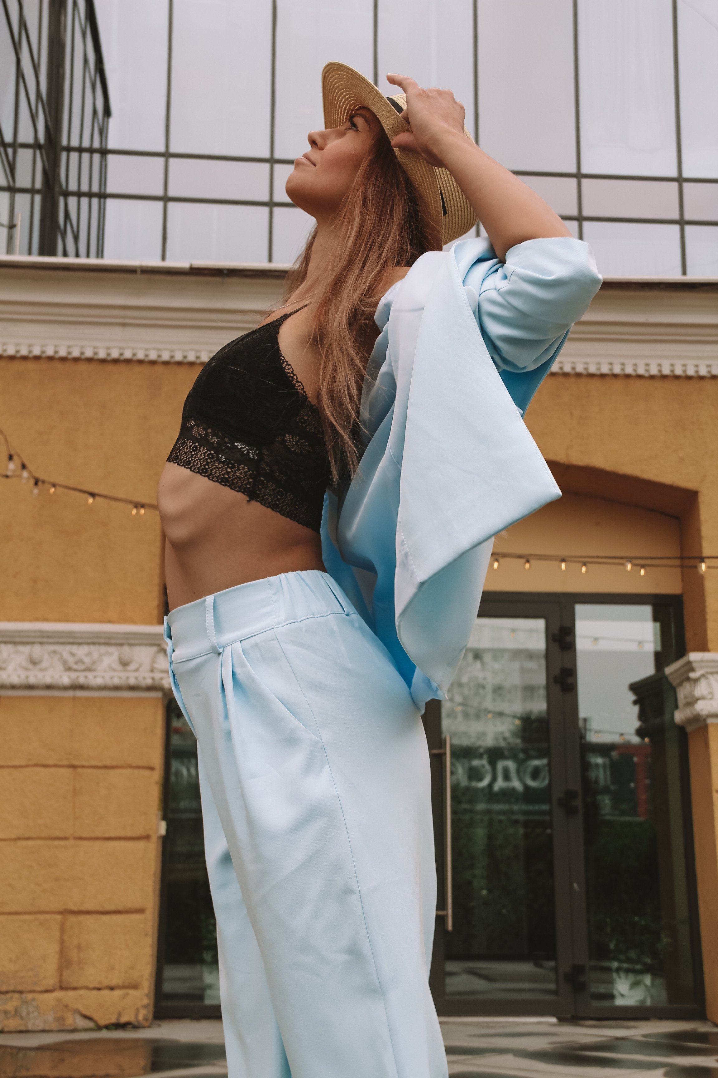 Портретная фотосессия девушки в костюме. Семейный фотодуэт Ирина и Николай Власьевы. Фотосессии в Новосибирске