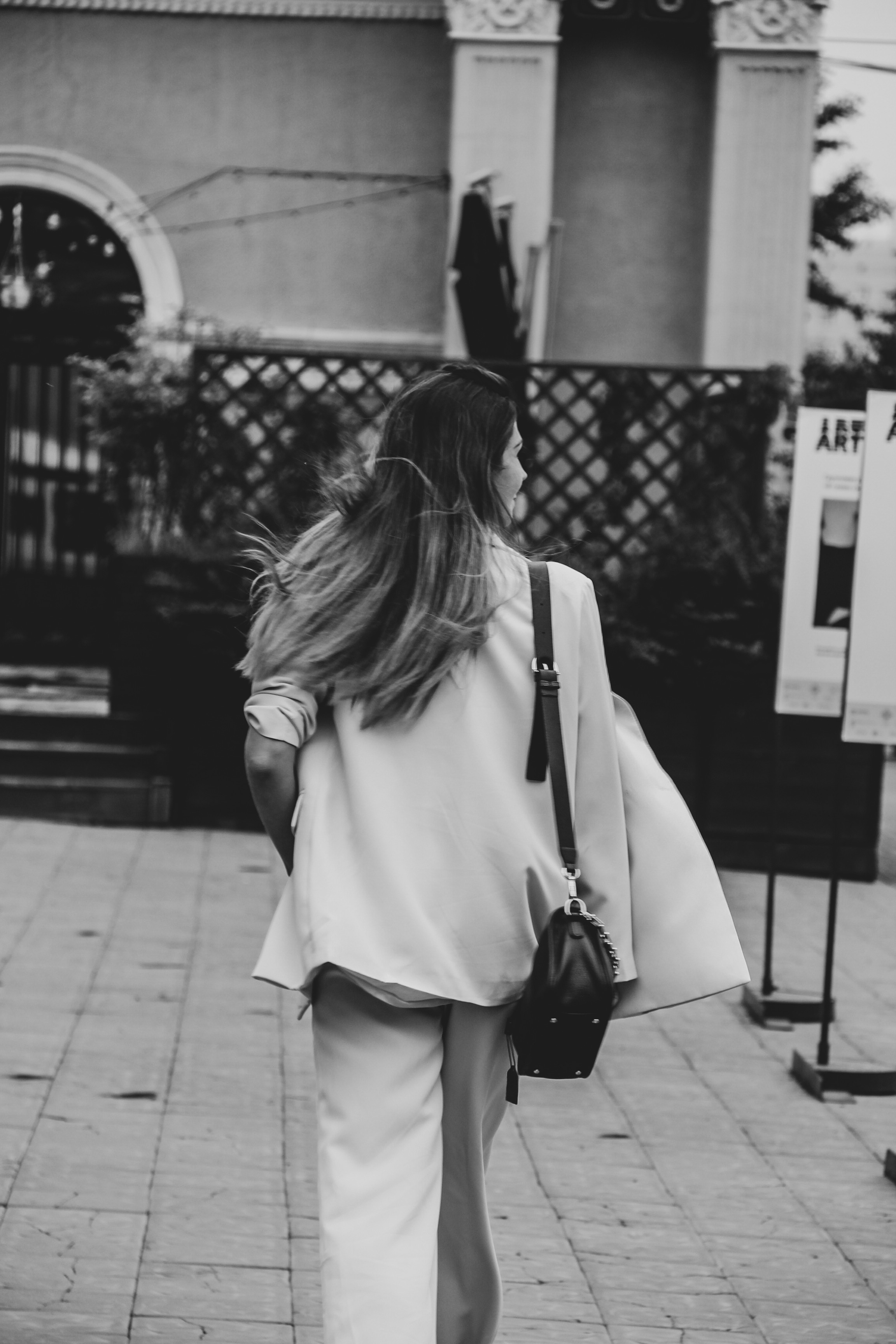 Портретная фотосессия девушки в костюме. Семейный фотодуэт Ирина и Николай Власьевы. Фотосессии в Новосибирске