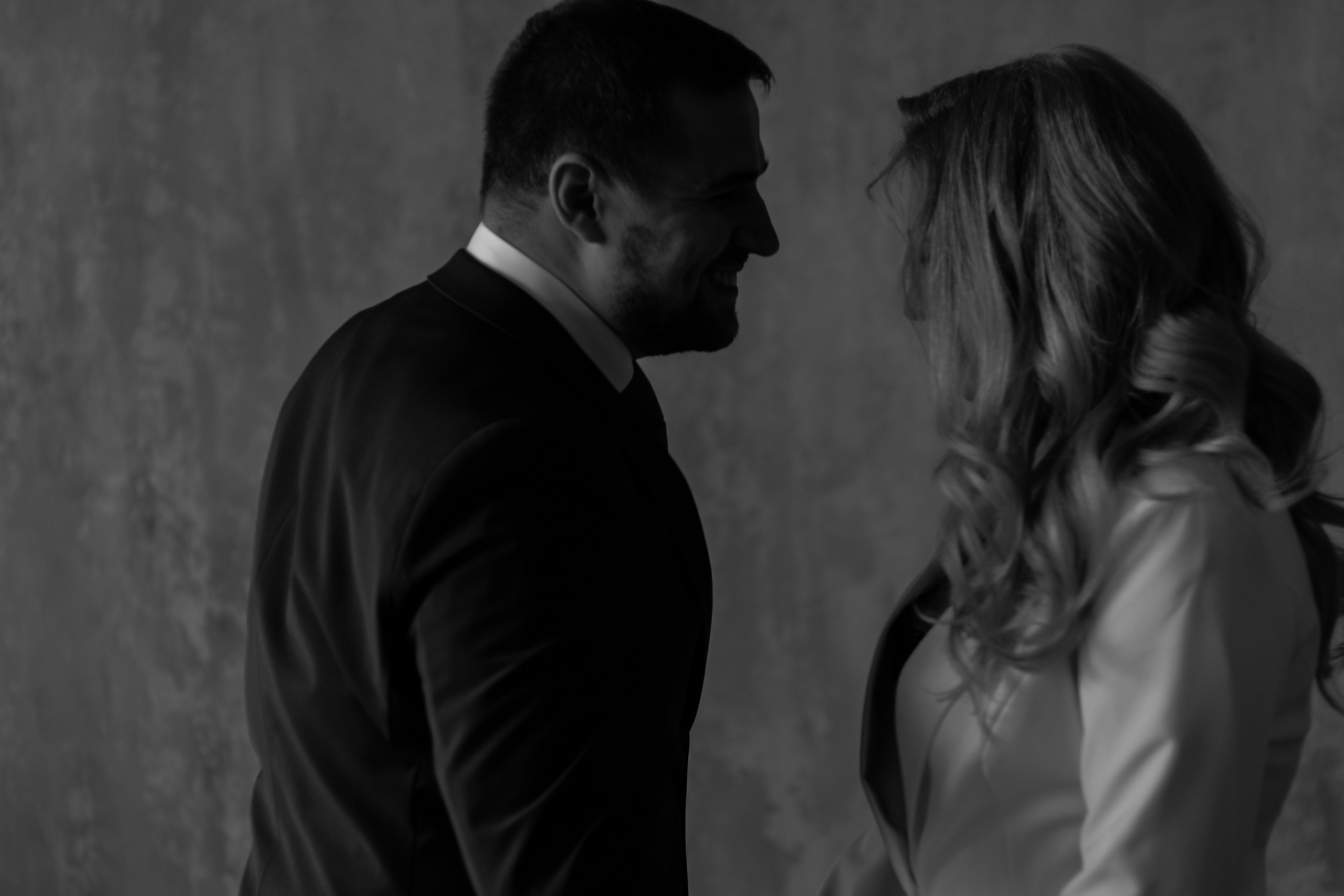 Свадебная фотосессия в студии недорого. Семейный фотодуэт Ирина и Николай Власьевы. Фотосессии в Новосибирске