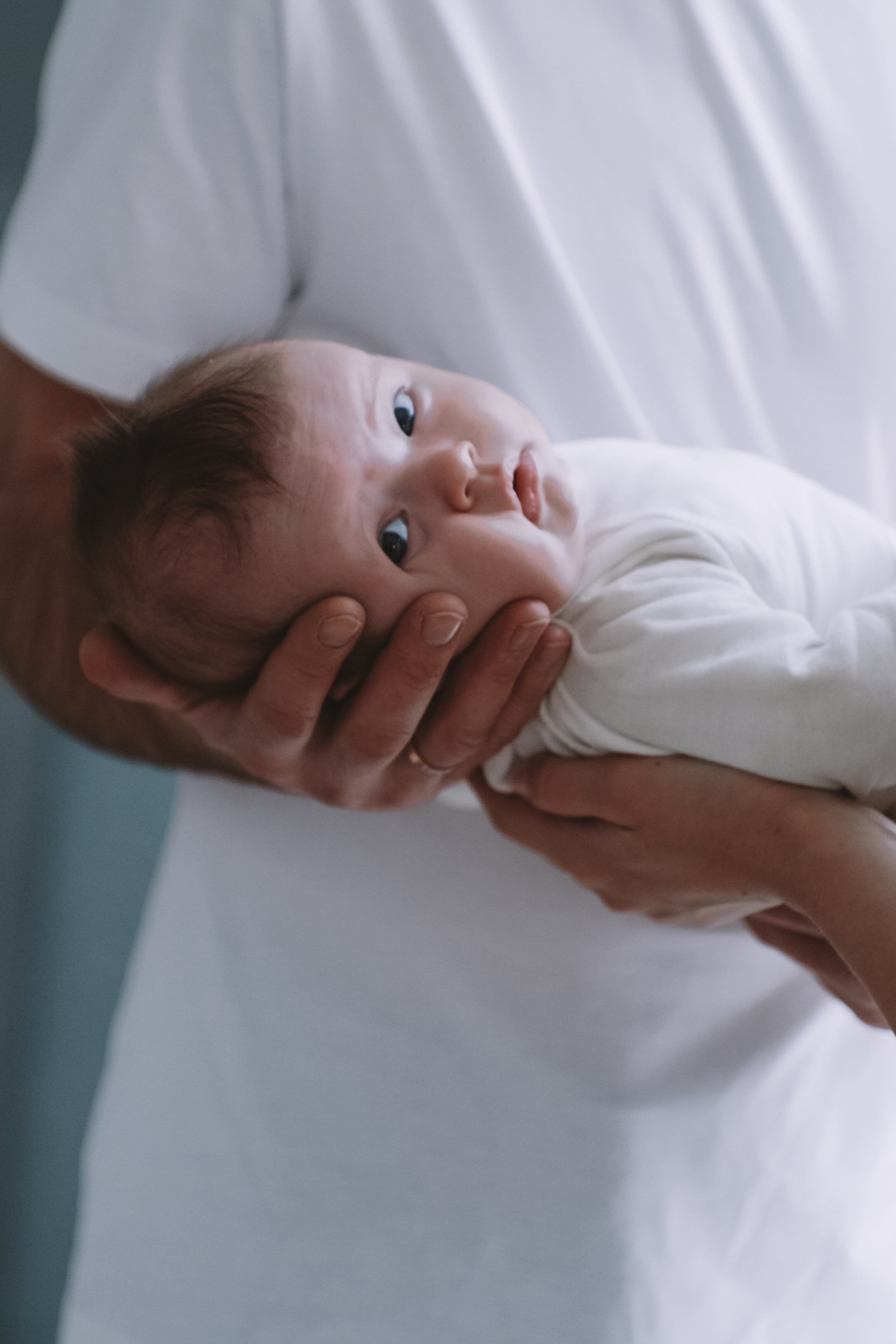 Семейная фотосессия с ребенком в поле Новосибирской области. Семейный фотодуэт Ирина и Николай Власьевы. Фотосессии в Новосибирске
