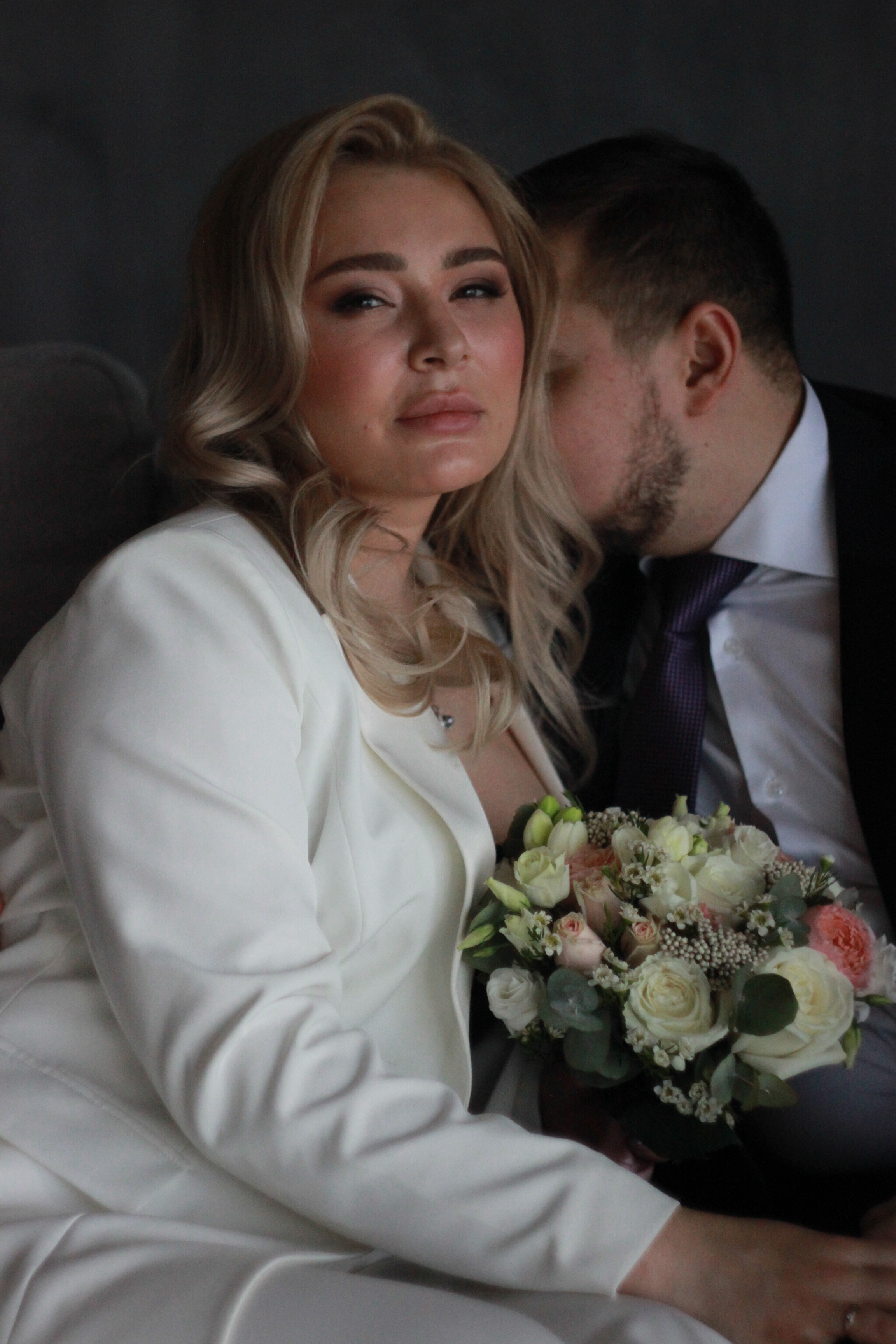 Свадебная фотосессия в студии недорого. Семейный фотодуэт Ирина и Николай Власьевы. Фотосессии в Новосибирске