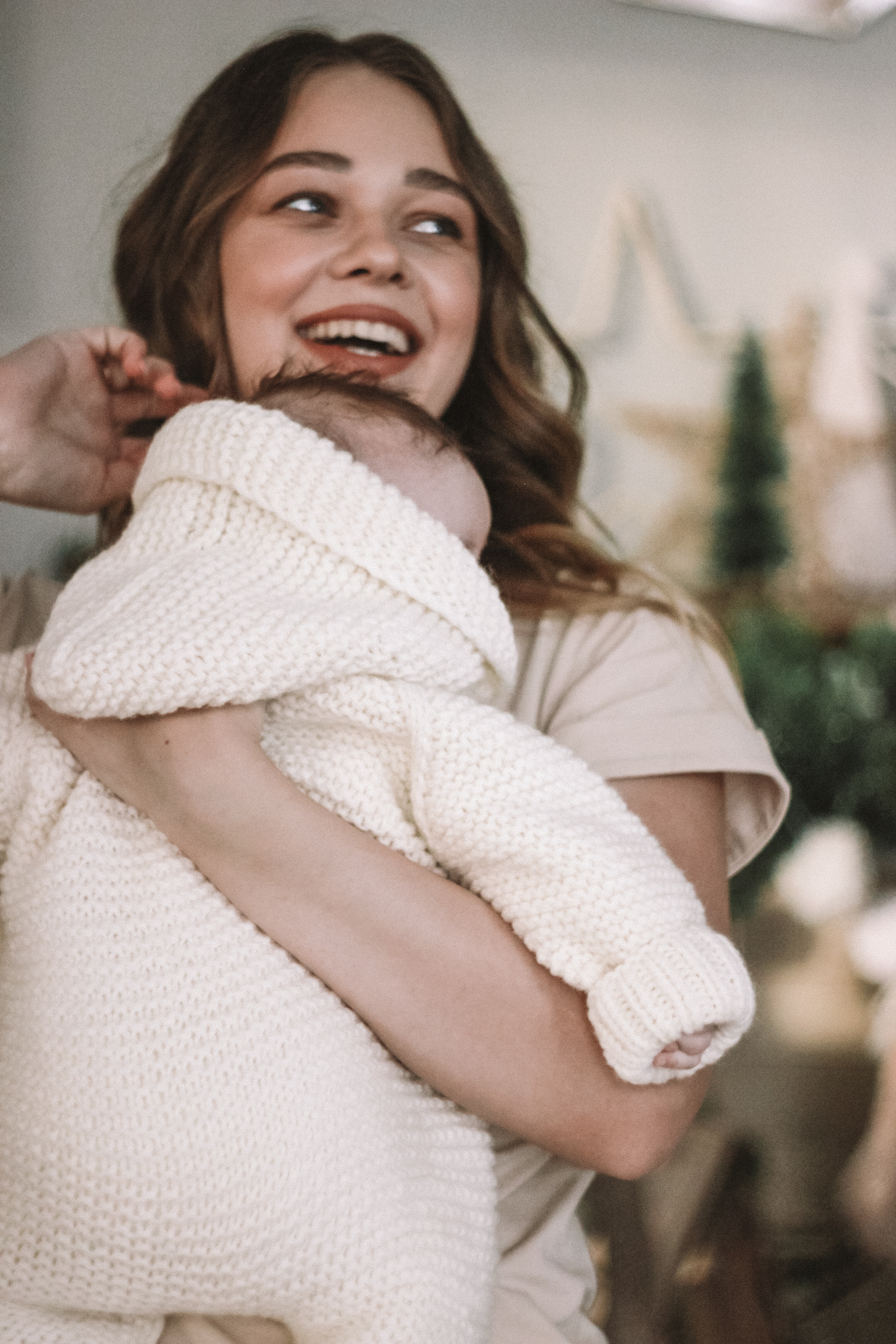 Семейная фотосессия с ребенком в поле Новосибирской области. Семейный фотодуэт Ирина и Николай Власьевы. Фотосессии в Новосибирске