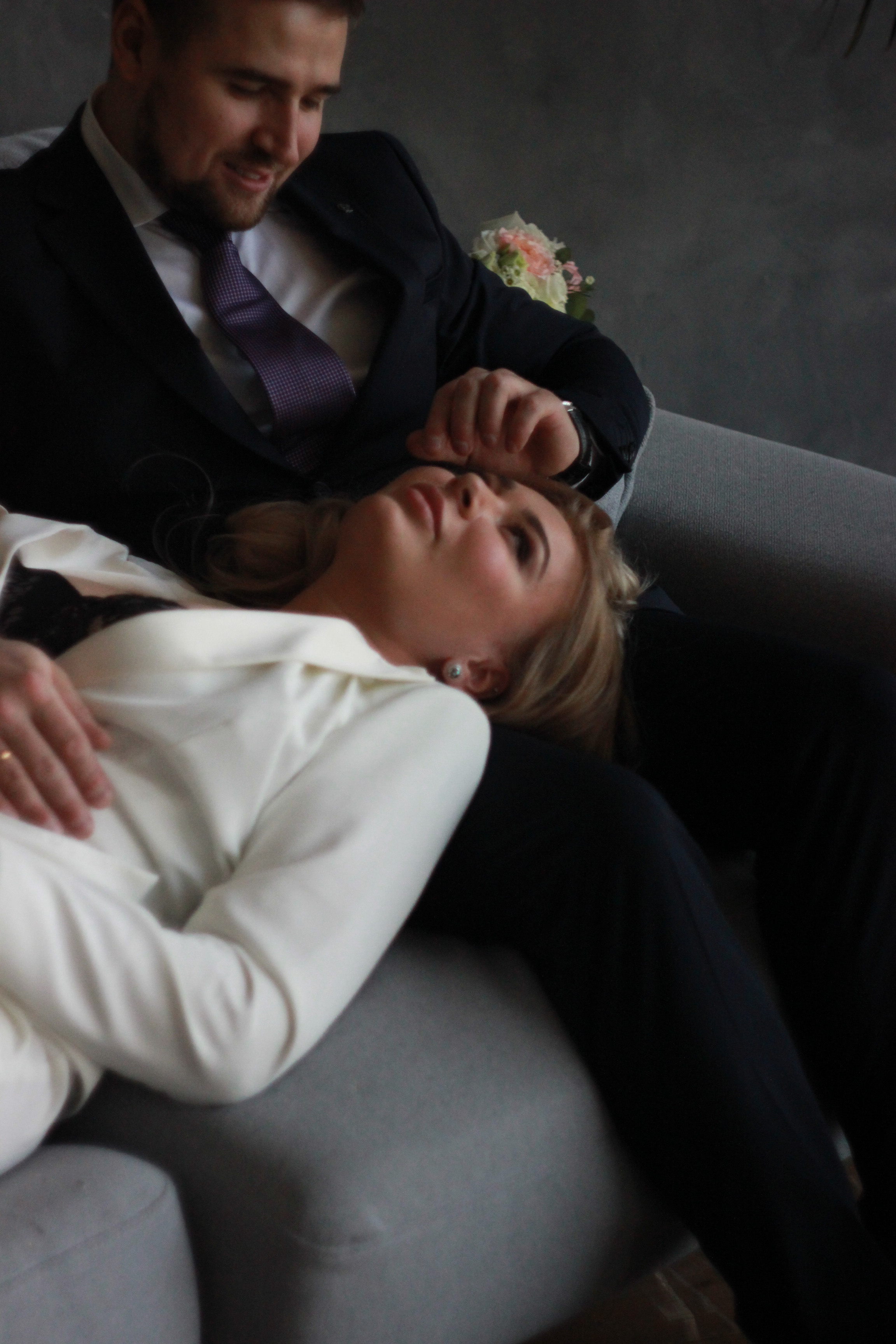 Свадебная фотосессия в студии недорого. Семейный фотодуэт Ирина и Николай Власьевы. Фотосессии в Новосибирске