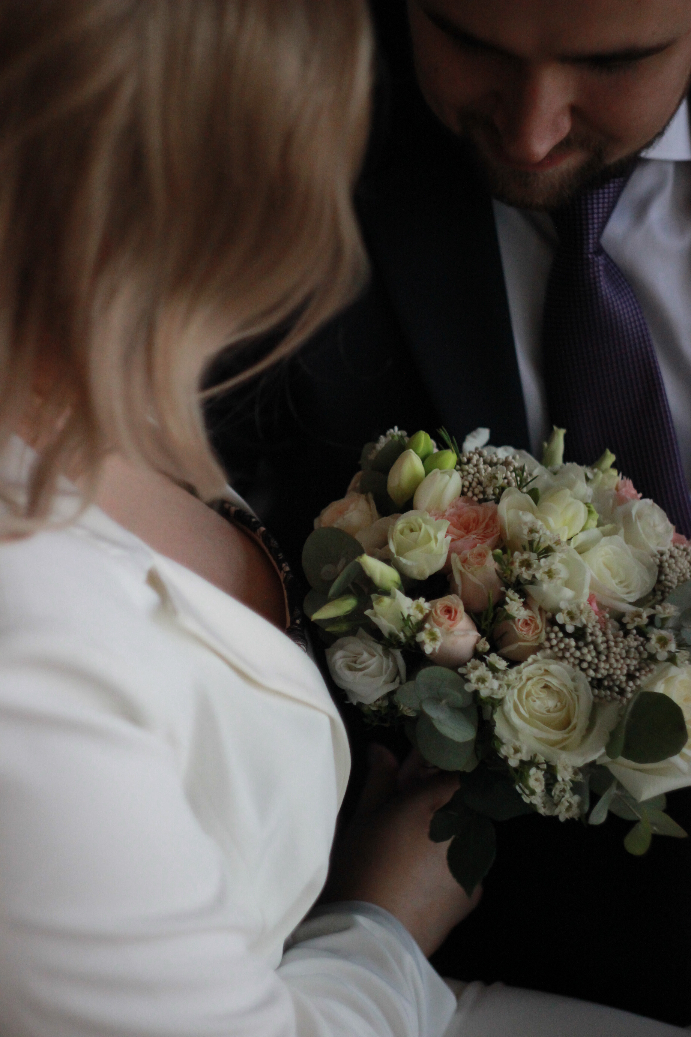 Свадебная фотосессия в студии недорого. Семейный фотодуэт Ирина и Николай Власьевы. Фотосессии в Новосибирске