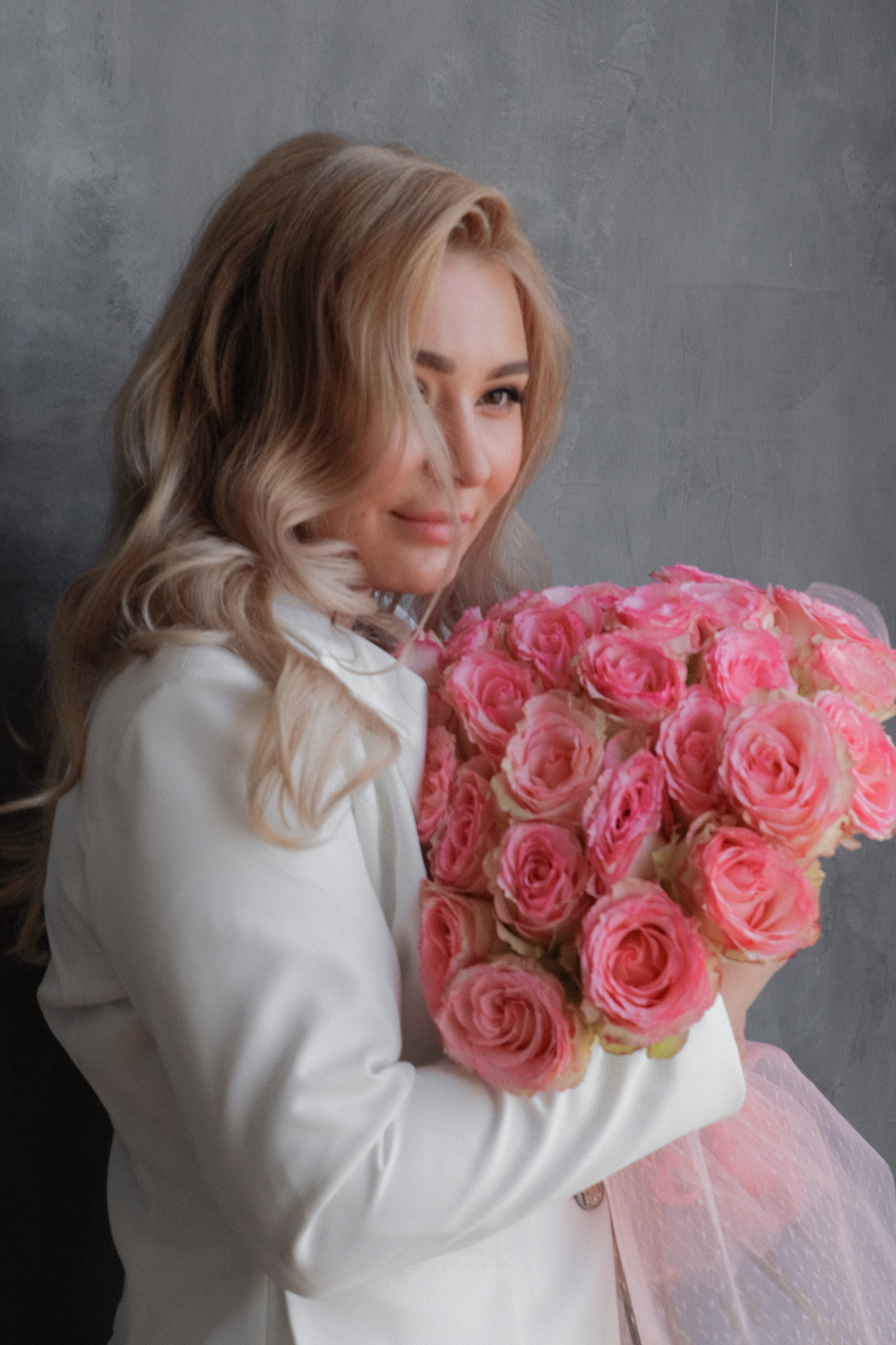 Свадебная фотосессия в студии недорого. Семейный фотодуэт Ирина и Николай Власьевы. Фотосессии в Новосибирске