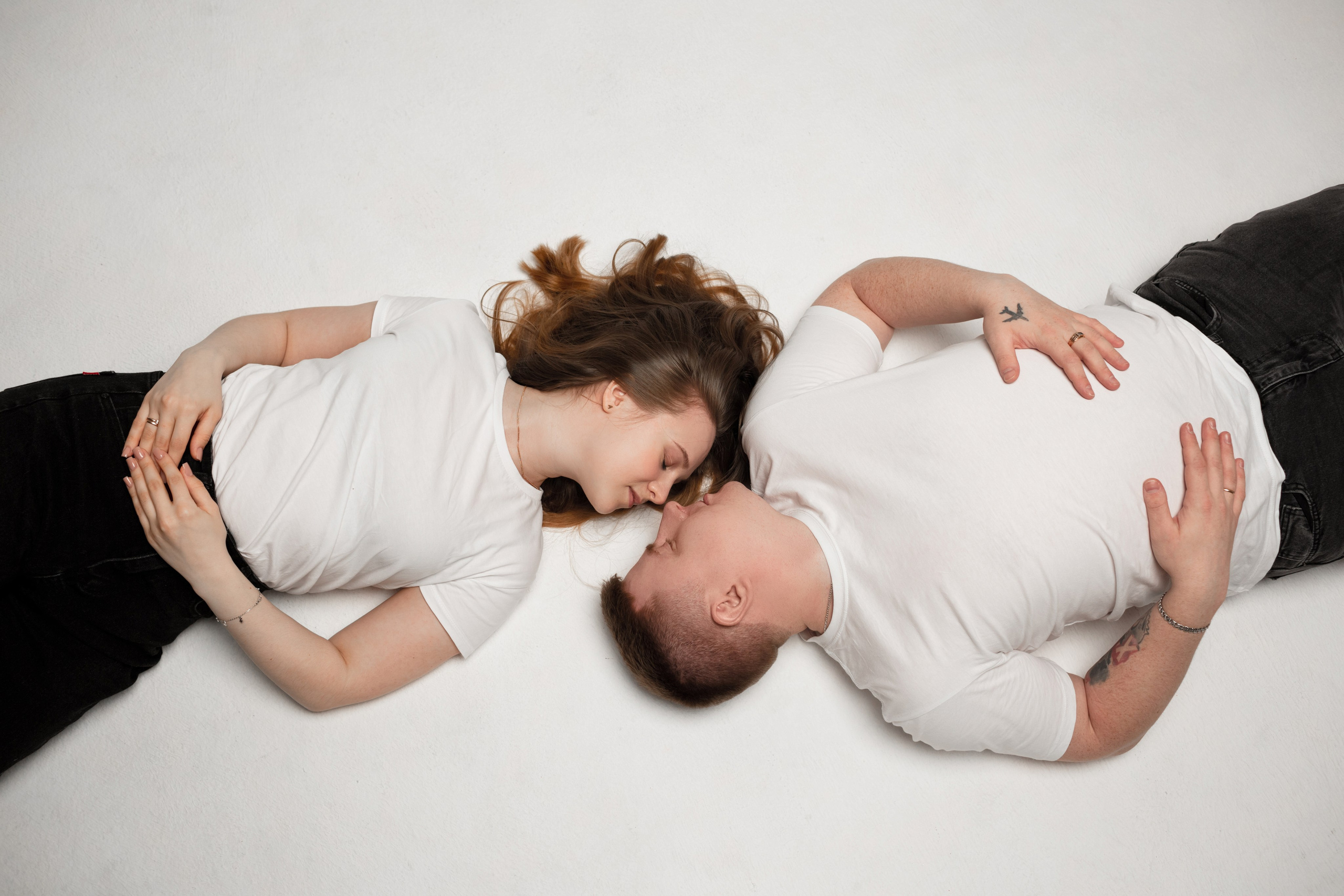 Фотосессия love story в студии. Свадебный фотограф Кирилл Белый