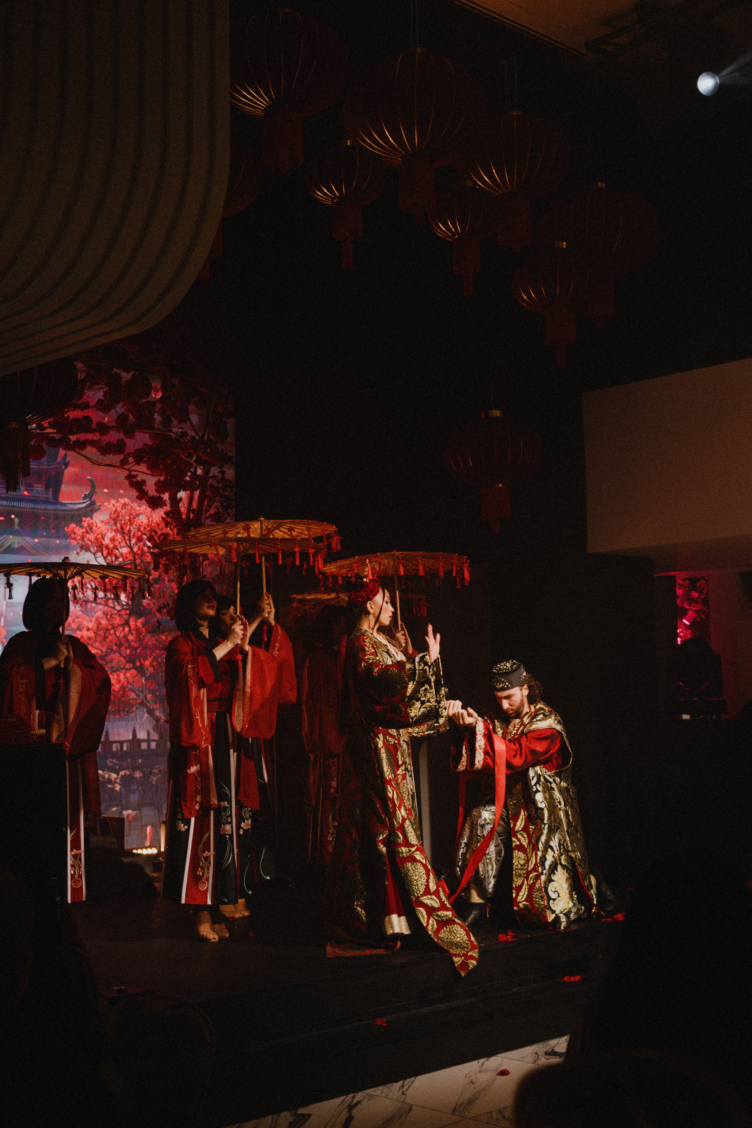 8 марта (воскресенье). BENUAR Restaurant