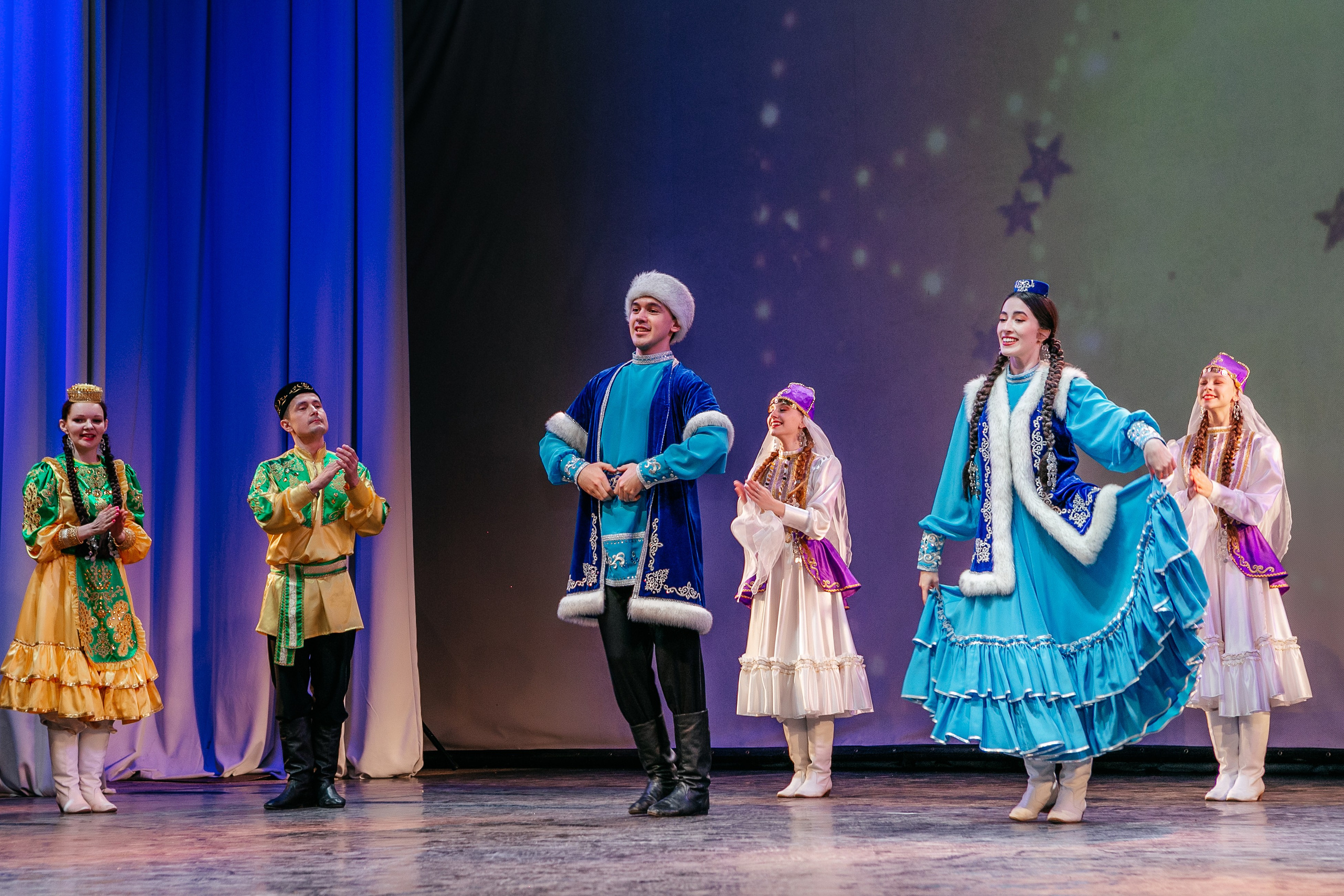 Межрегиональный фестиваль «Сибирские звезды». Контент фотограф, съемка для маркетплейсов, фуд съемка и репортажи в Новосибирске Ралия Галеева