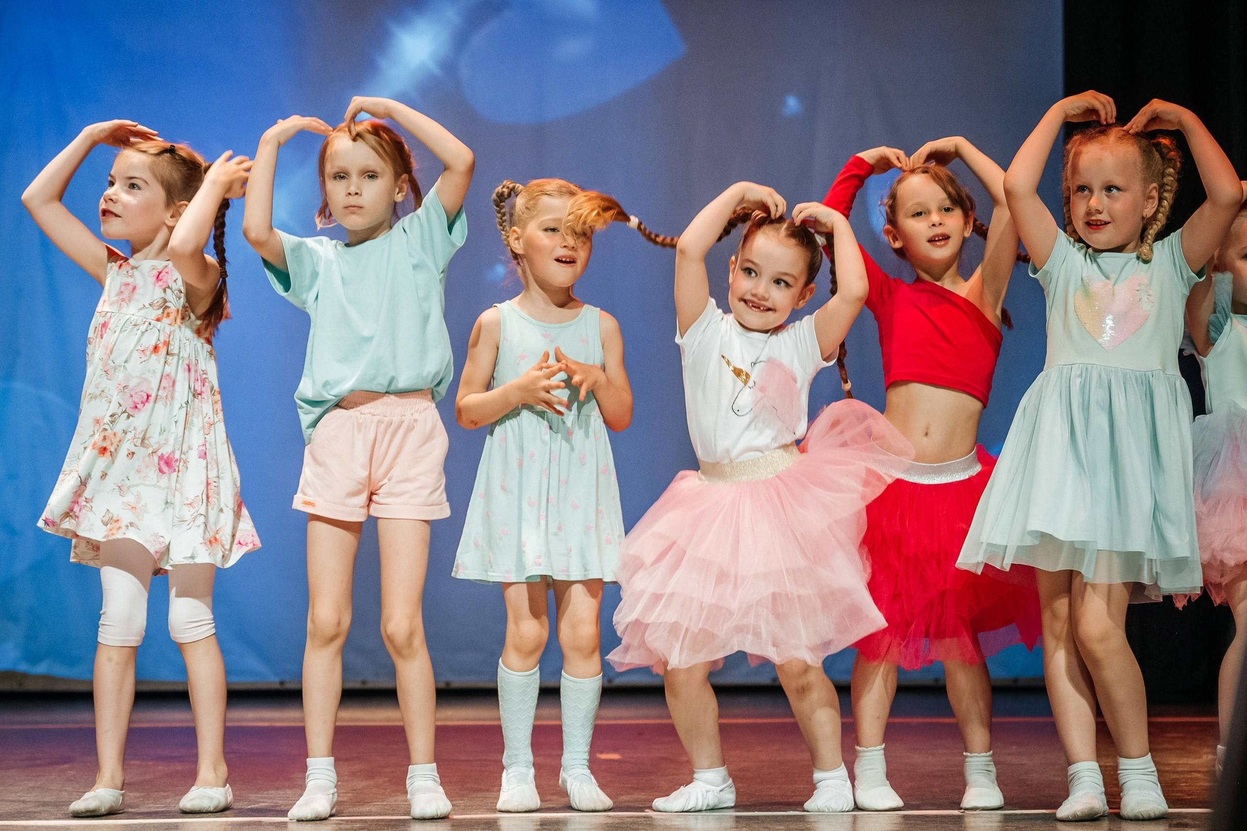 Танцы. Фотограф Елена Рогашкова